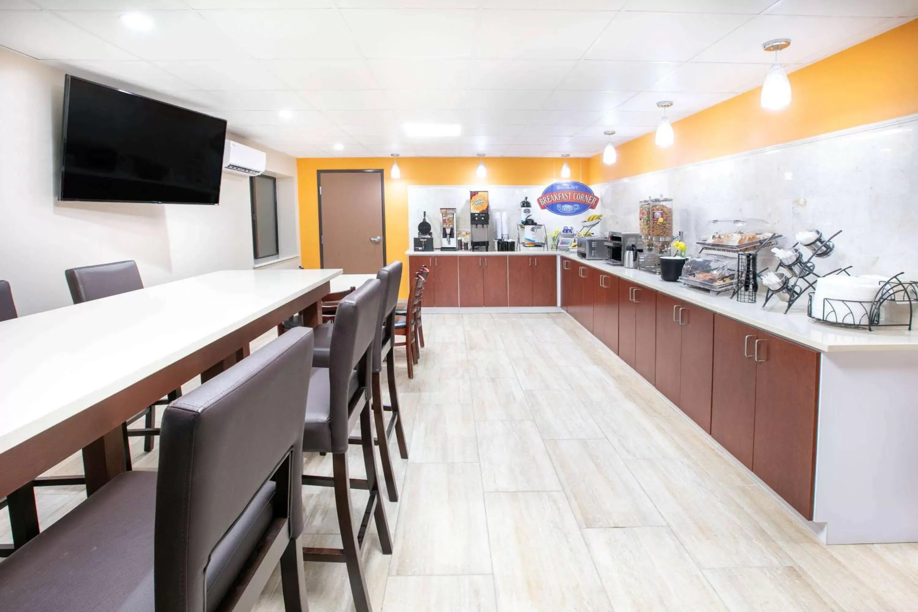 Restaurant/places to eat in Baymont by Wyndham Plano Restaurant/places to eat in Baymont by Wyndham Plano