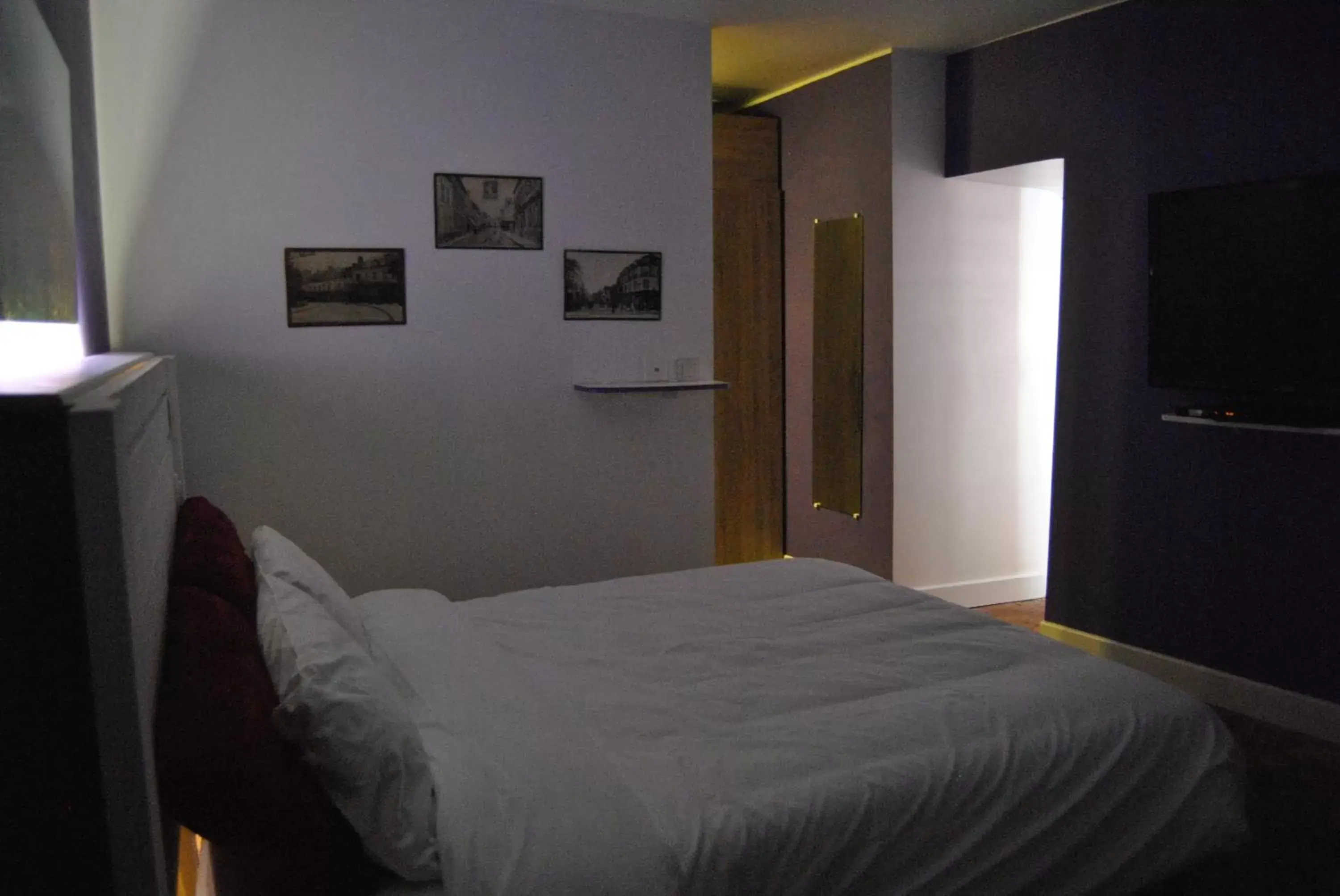Bedroom, Bed in Au Richebourg Nogent