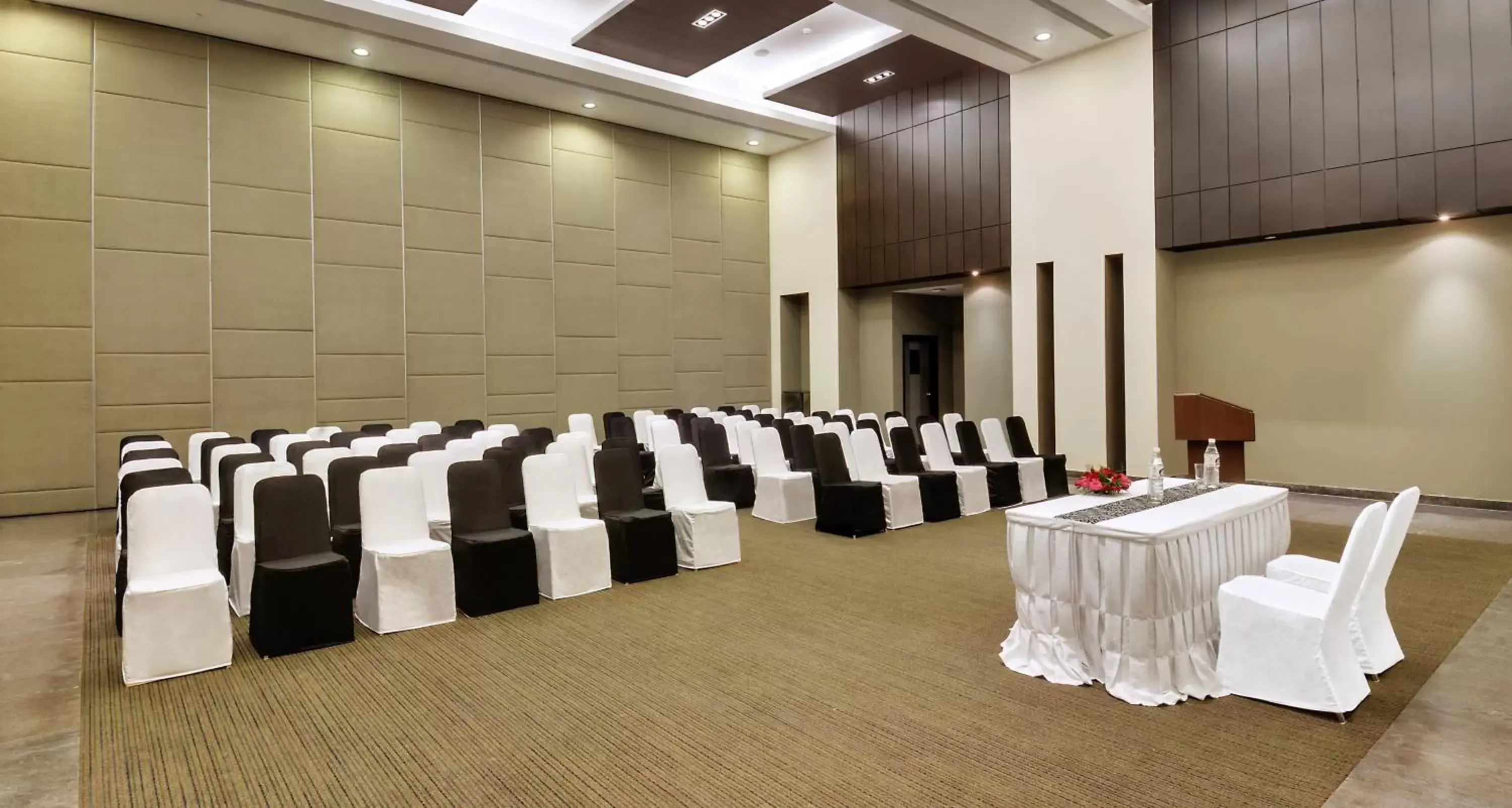 Business facilities, Banquet Facilities in Namah Resort Jim Corbett, a member of Radisson Individuals