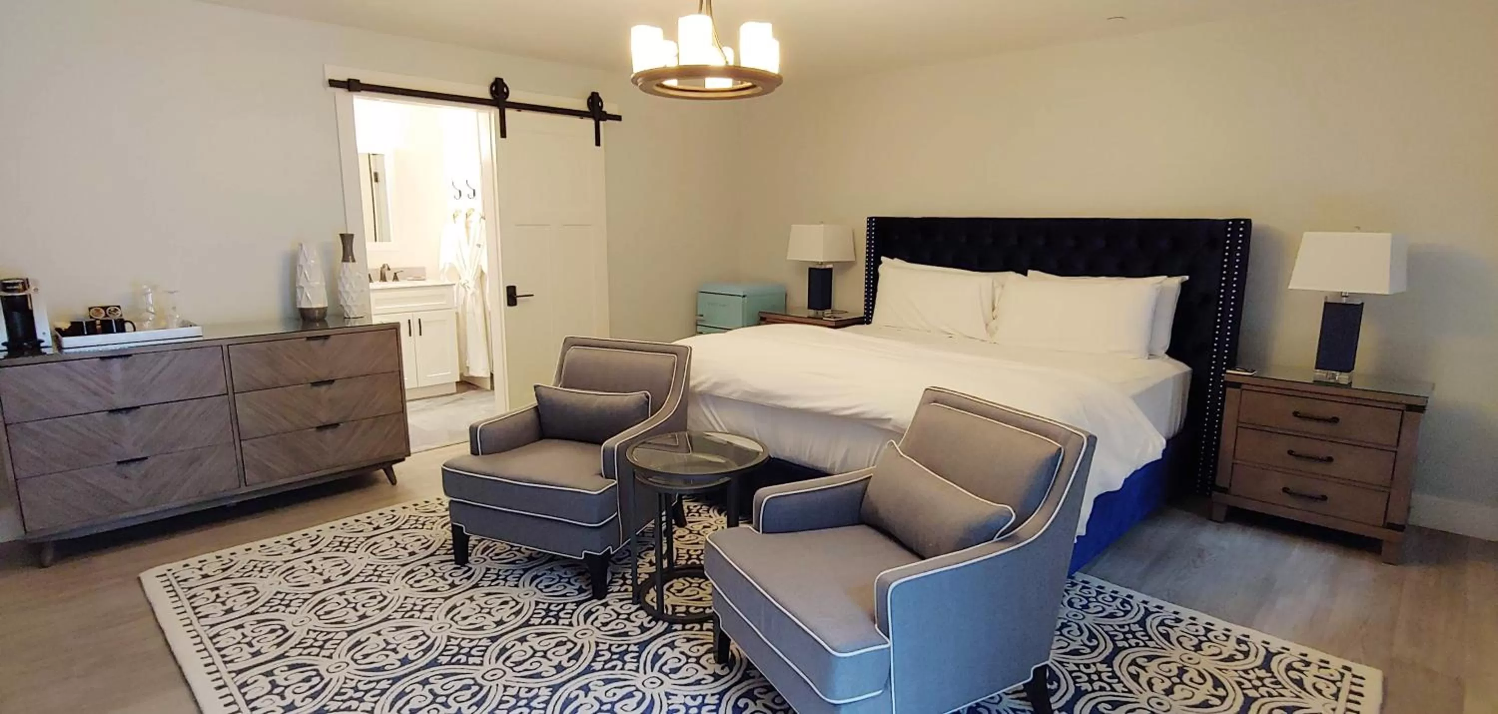 Bed in The Grand Idyllwild Lodge