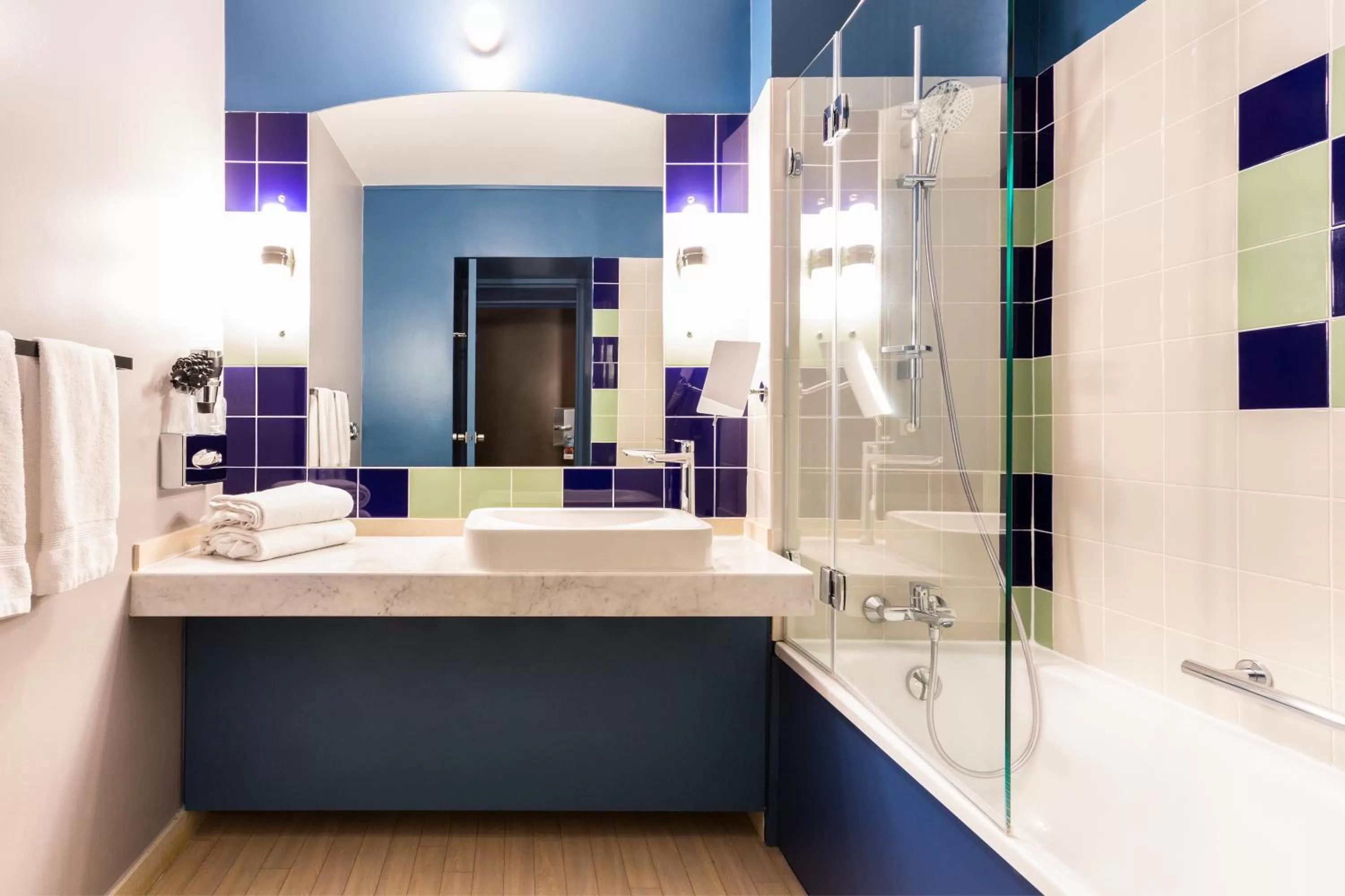 Bathroom in Mercure Bordeaux Centre Ville