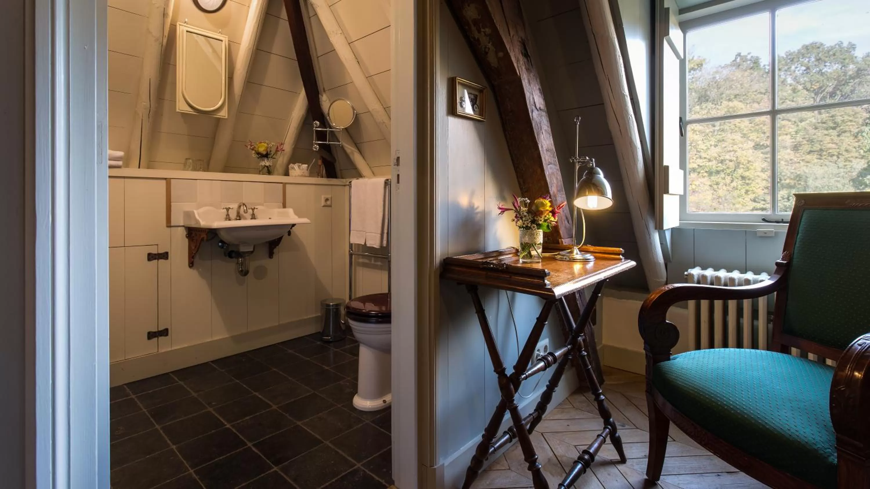 Decorative detail in Logement Swaenenvecht