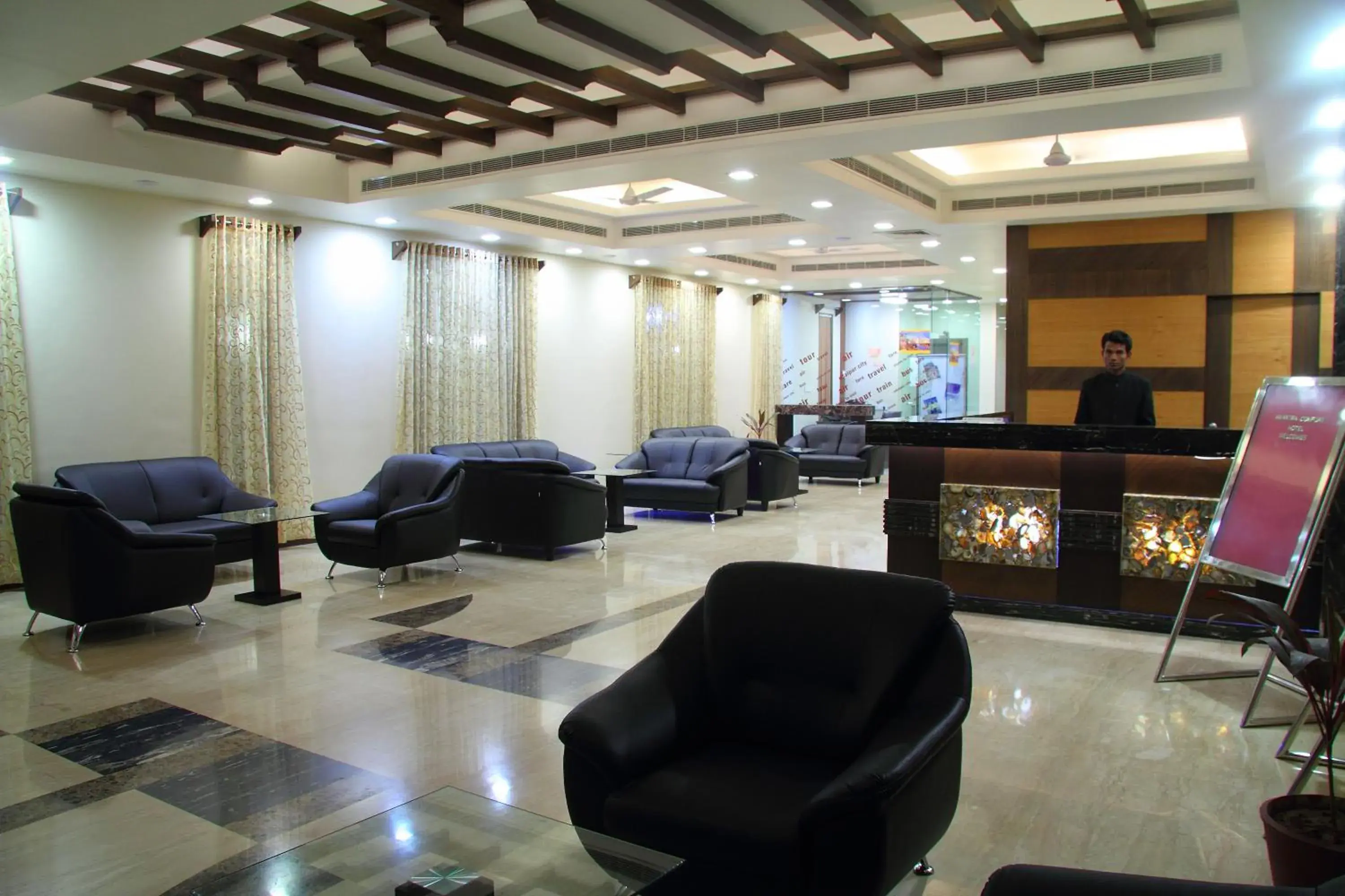 Staff, Lounge/Bar in Amantra Comfort Hotel