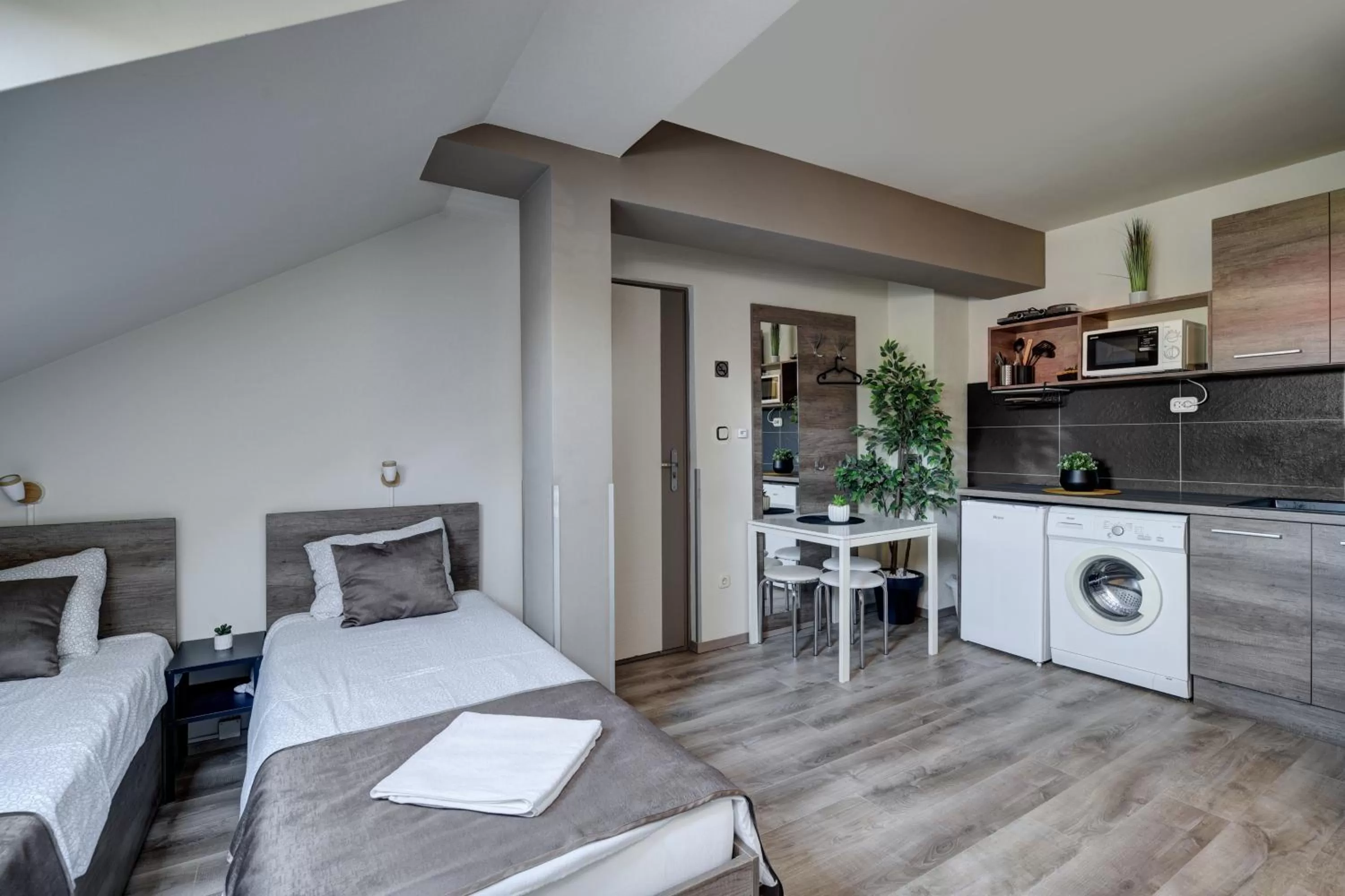 Bed in Familia Panzió & Apartmanház Győr