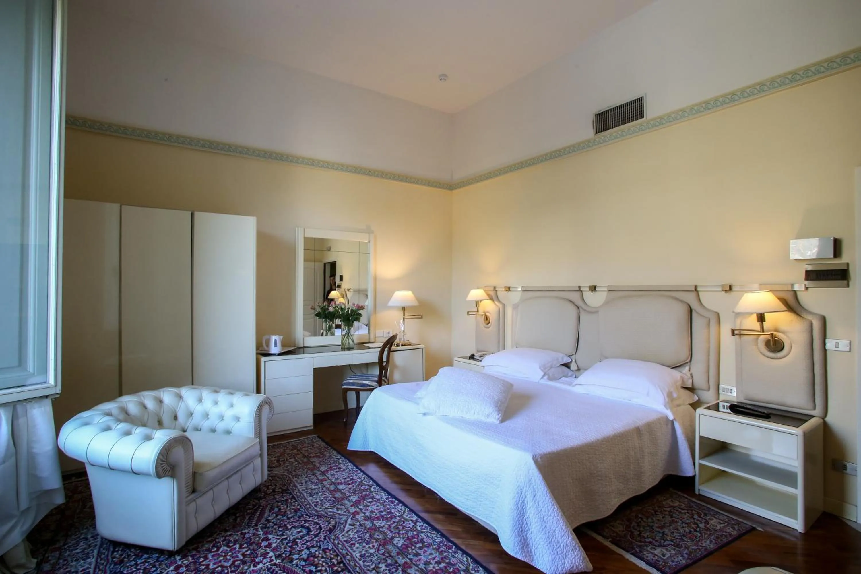 Photo of the whole room, Bed in Grand Hotel Tettuccio