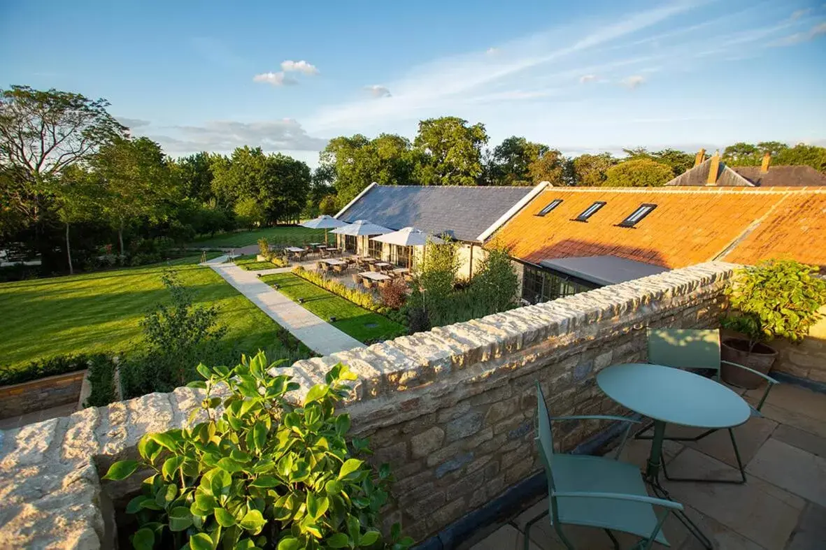 Deluxe Double Room with Balcony in The Falcon Hotel Deluxe Double Room with Balcony in The Falcon Hotel