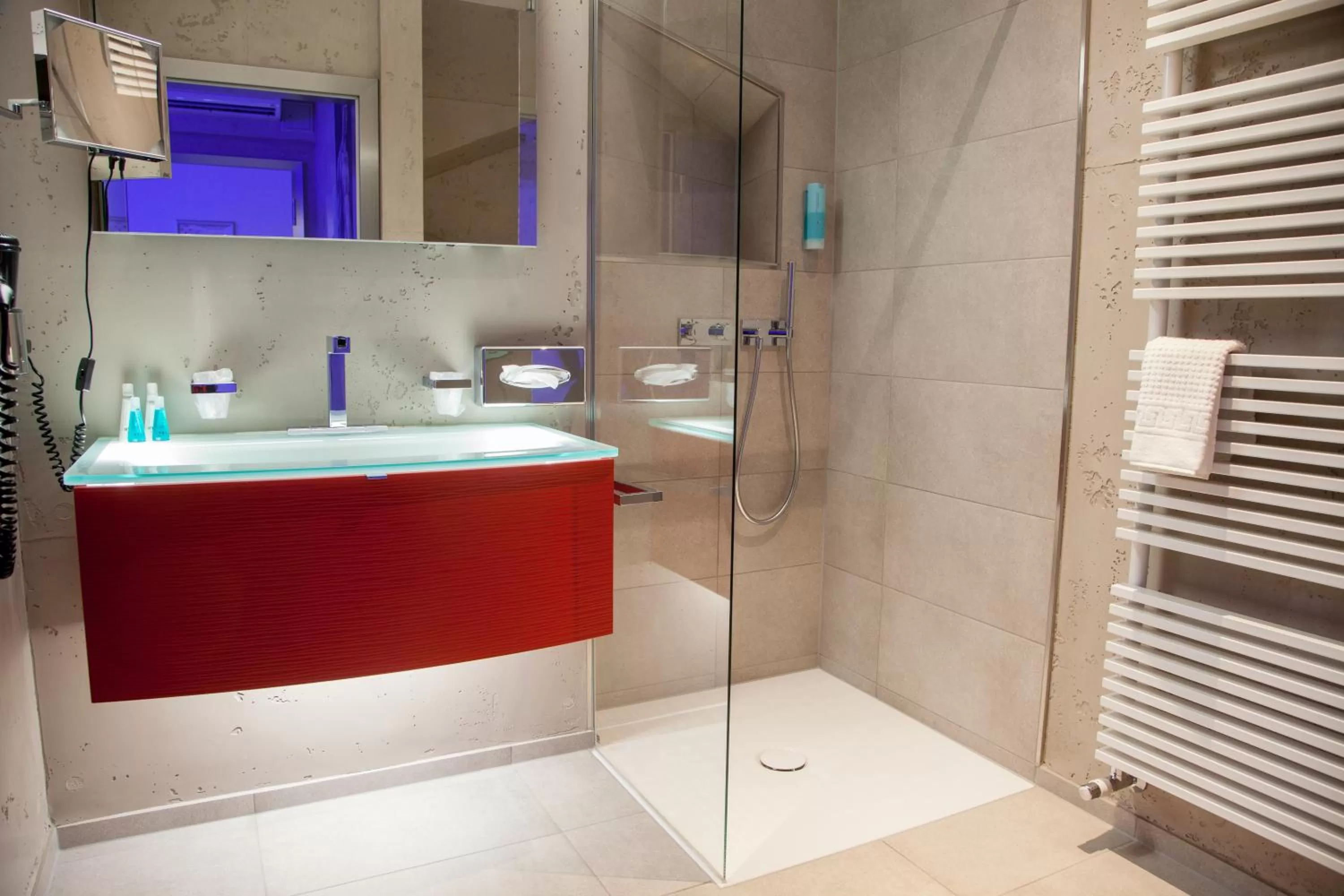 Bathroom in Aragon - Hotel - Garni