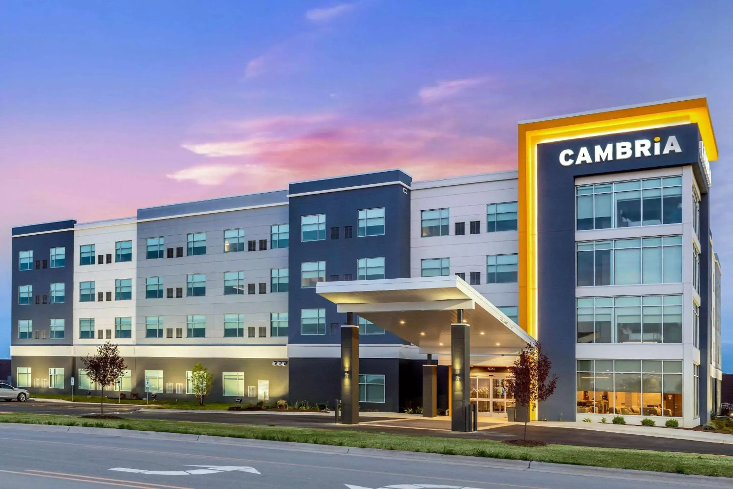 Property building in Cambria Hotel Davenport Quad Cities
