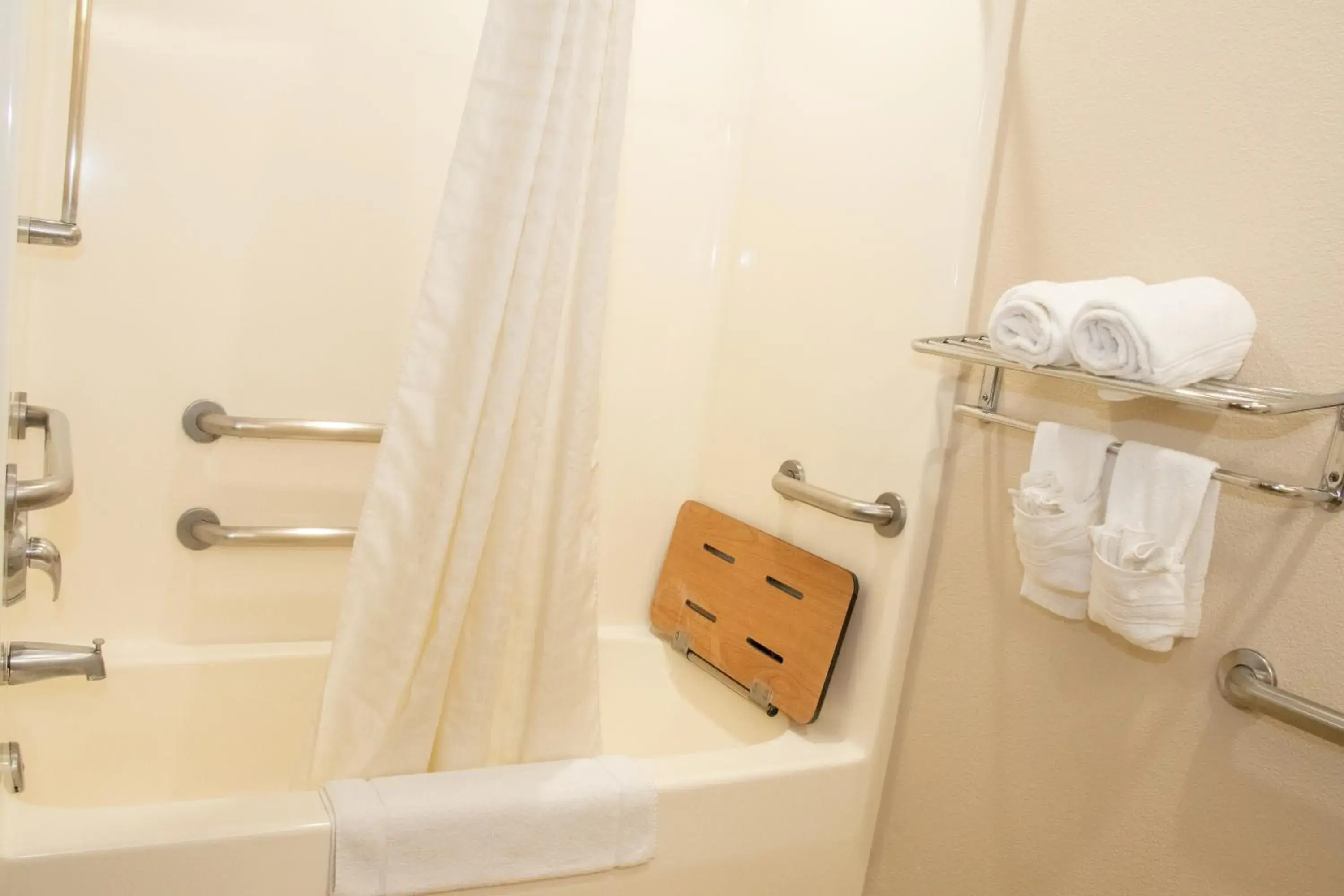 Queen Room - Disability Access/Non-Smoking in Microtel Inn & Suites Lodi Queen Room - Disability Access/Non-Smoking in Microtel Inn & Suites Lodi