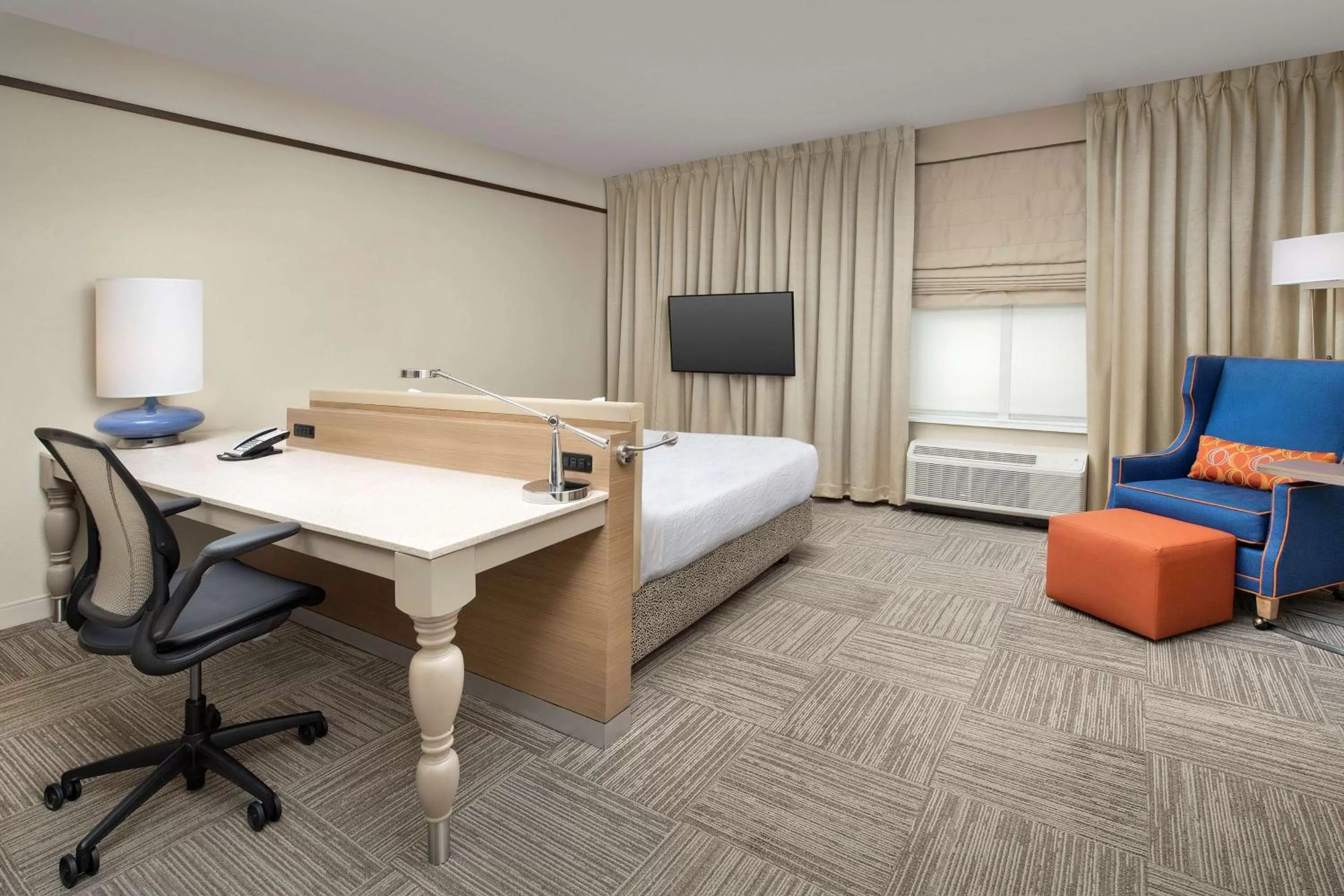 Bedroom, Bed in Hilton Garden Inn Charlotte Airport