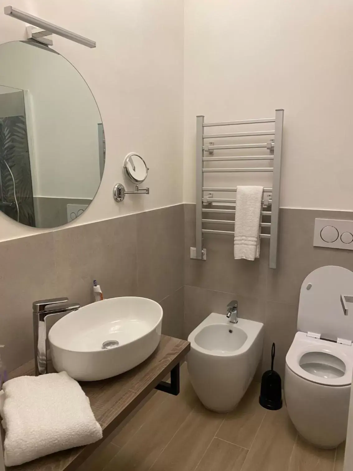 Shower, Bathroom in Relais Roma Vaticano - METRO station Ottaviano