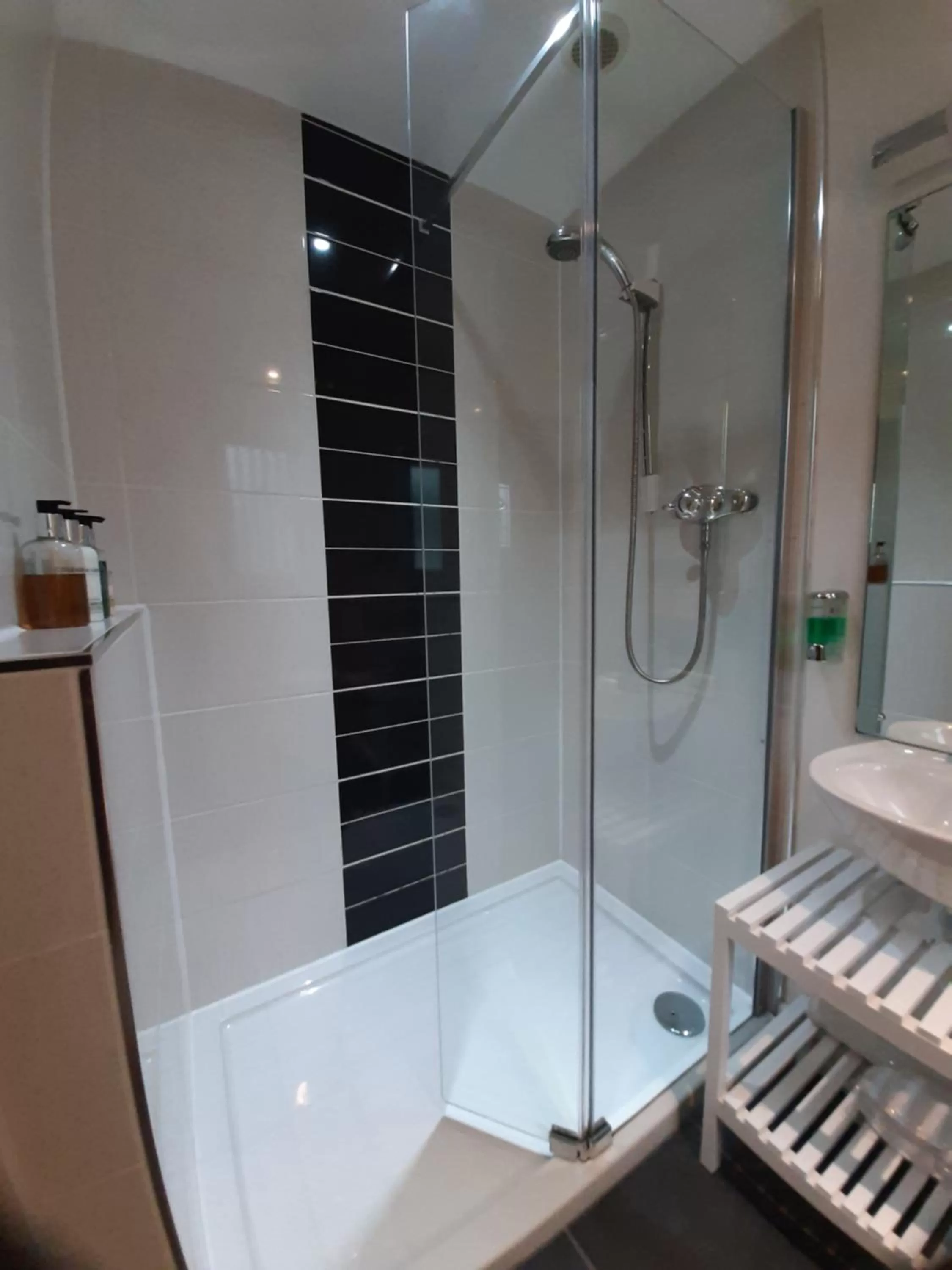 Bathroom in Oak Lodge B&B