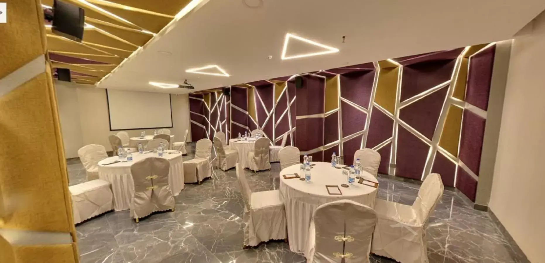 Banquet/Function facilities, Restaurant/Places to Eat in Regenta Central Antarim Ahmedabad