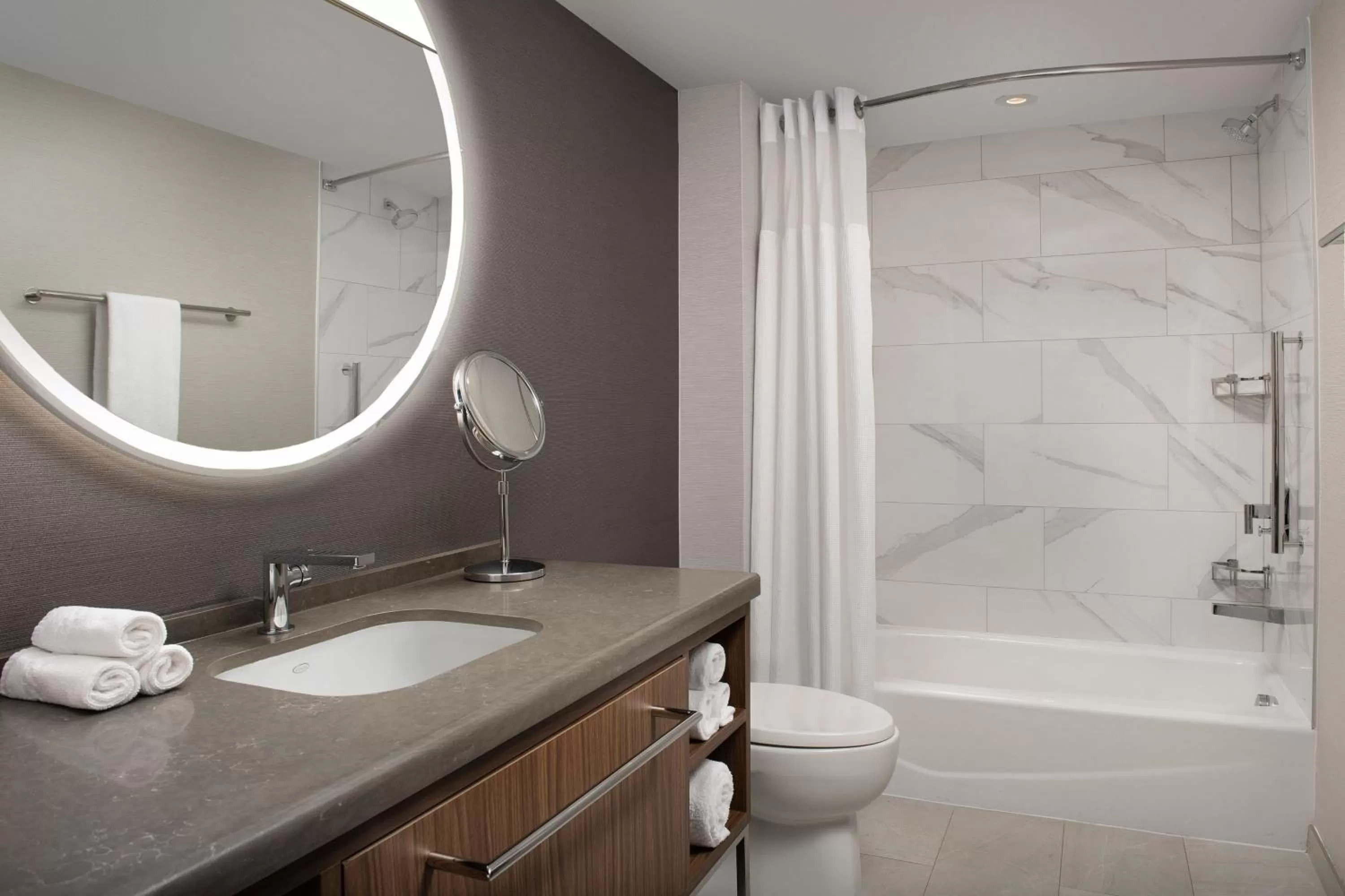 Photo of the whole room in Courtyard by Marriott Washington, DC Dupont Circle