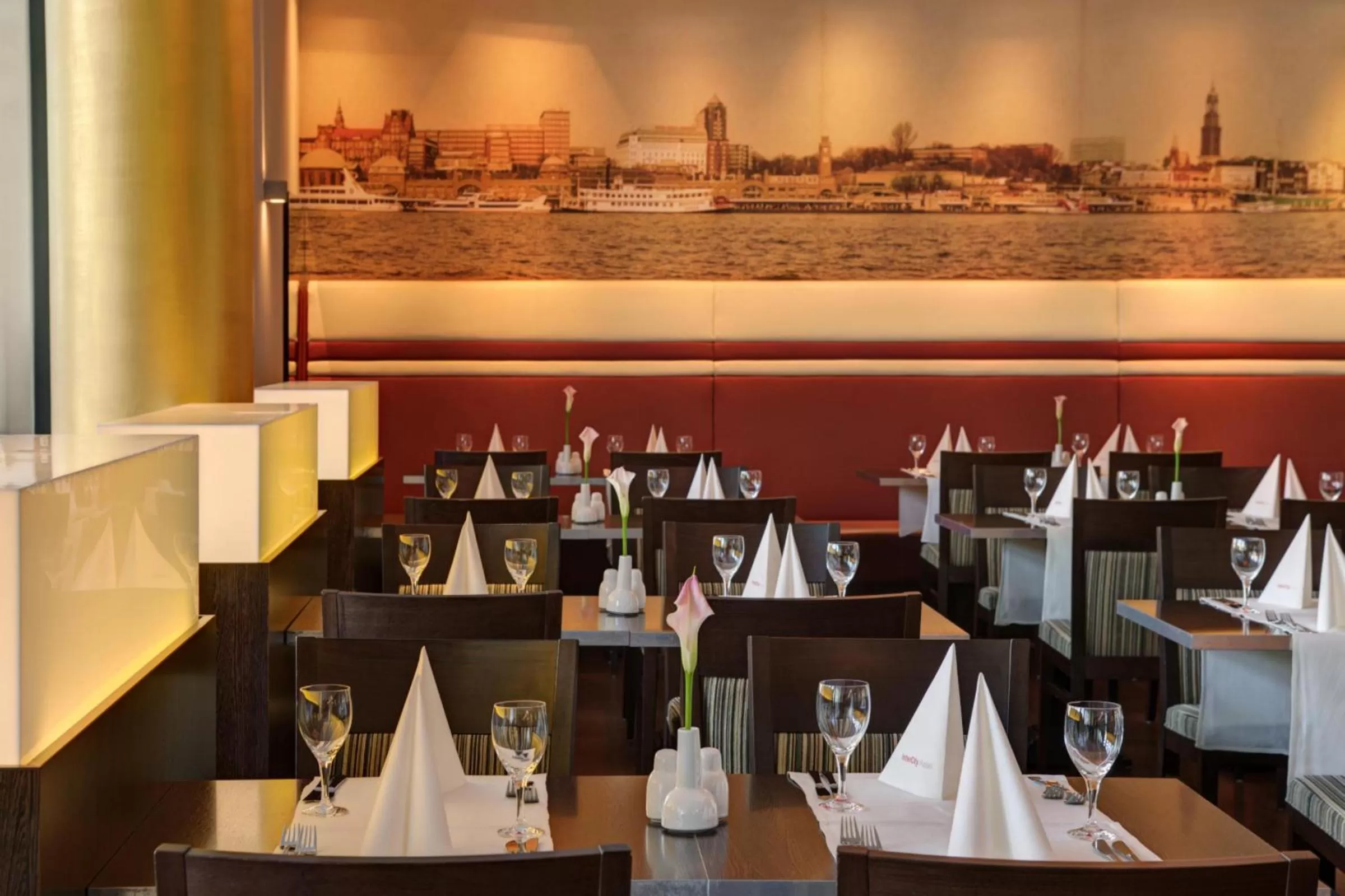 Restaurant/places to eat in IntercityHotel Hamburg Hauptbahnhof