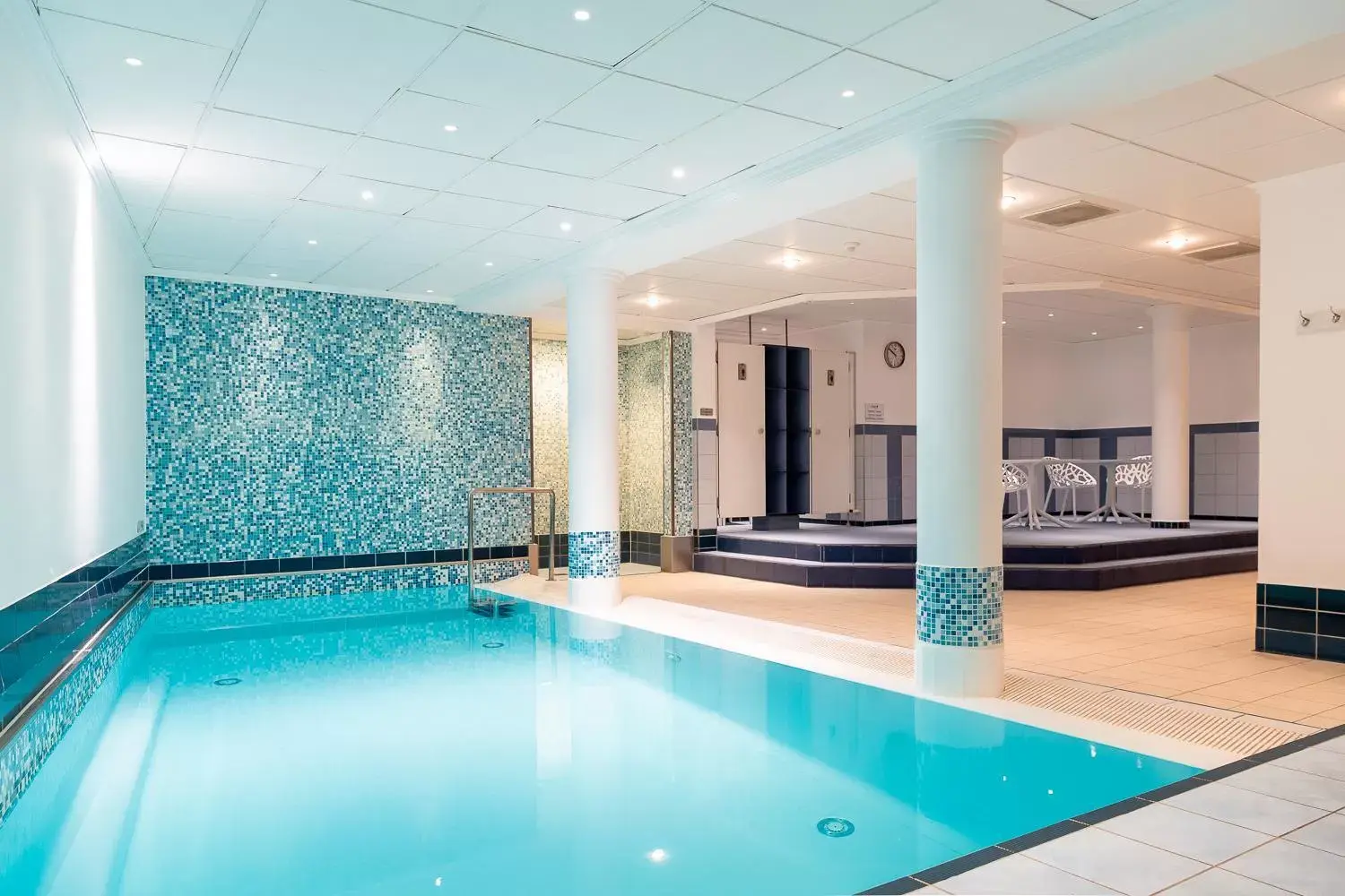 Swimming Pool in Van der Valk Palace Hotel Noordwijk