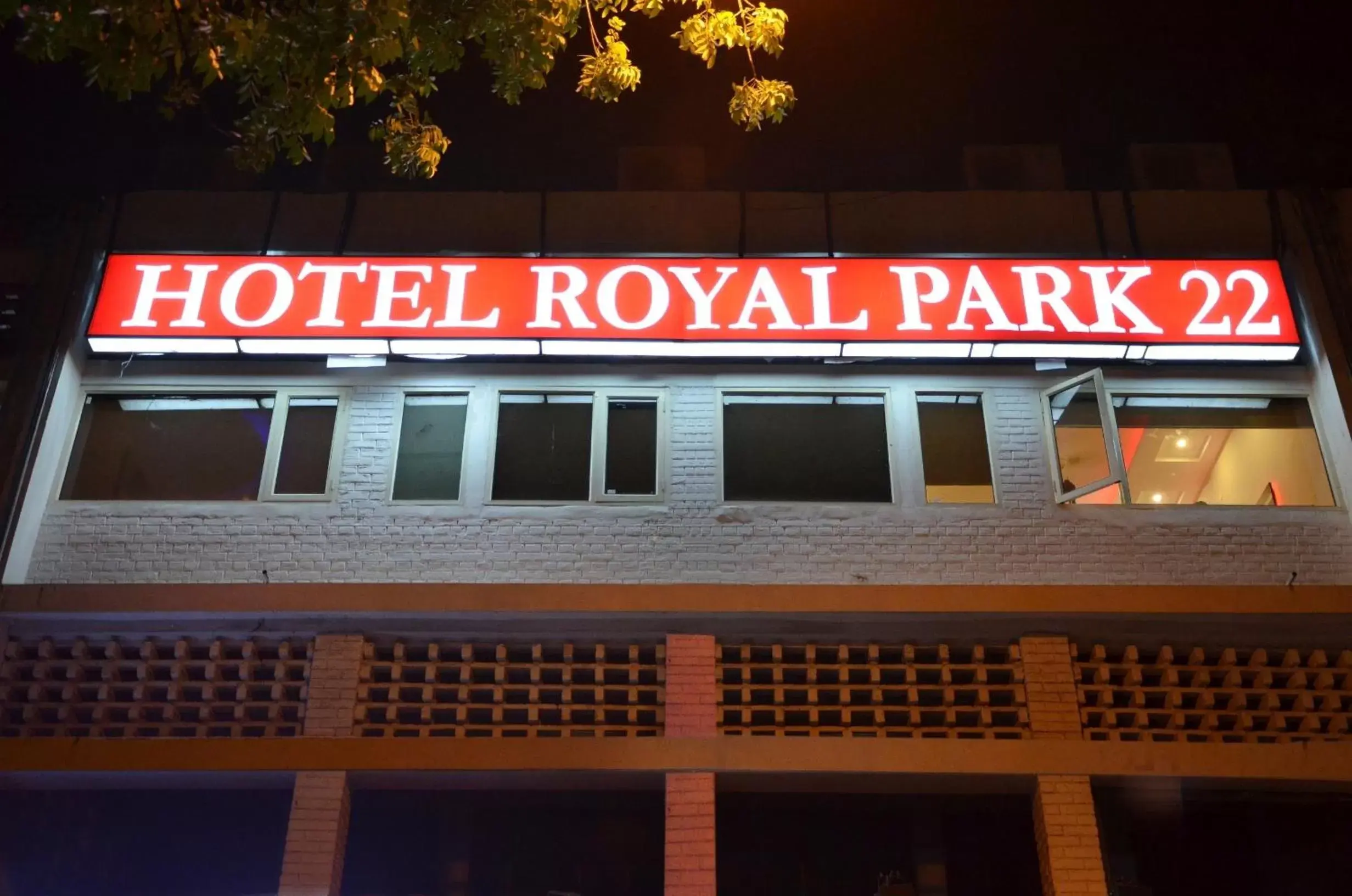 Property Building in Hotel Royal Park 22