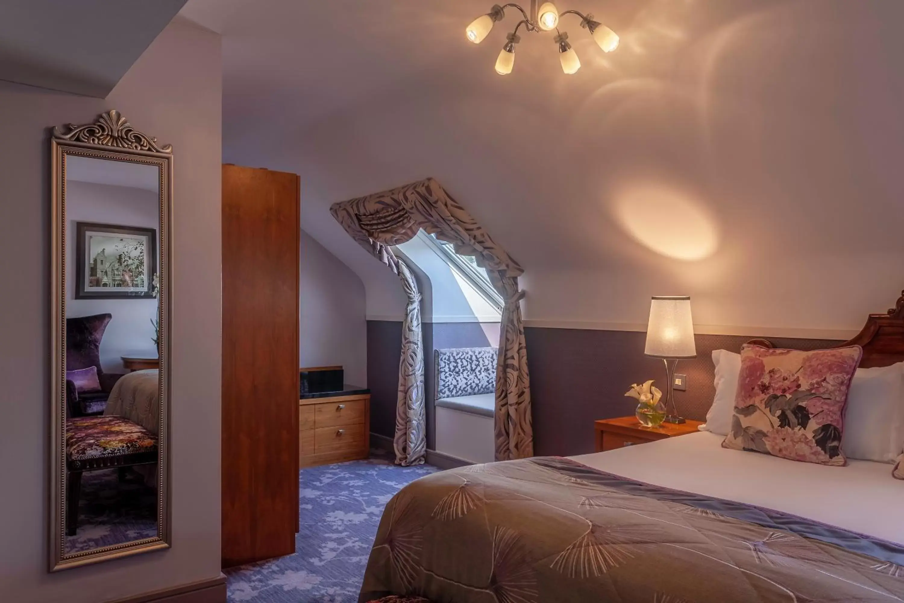 Bedroom, Bed in Clontarf Castle Hotel