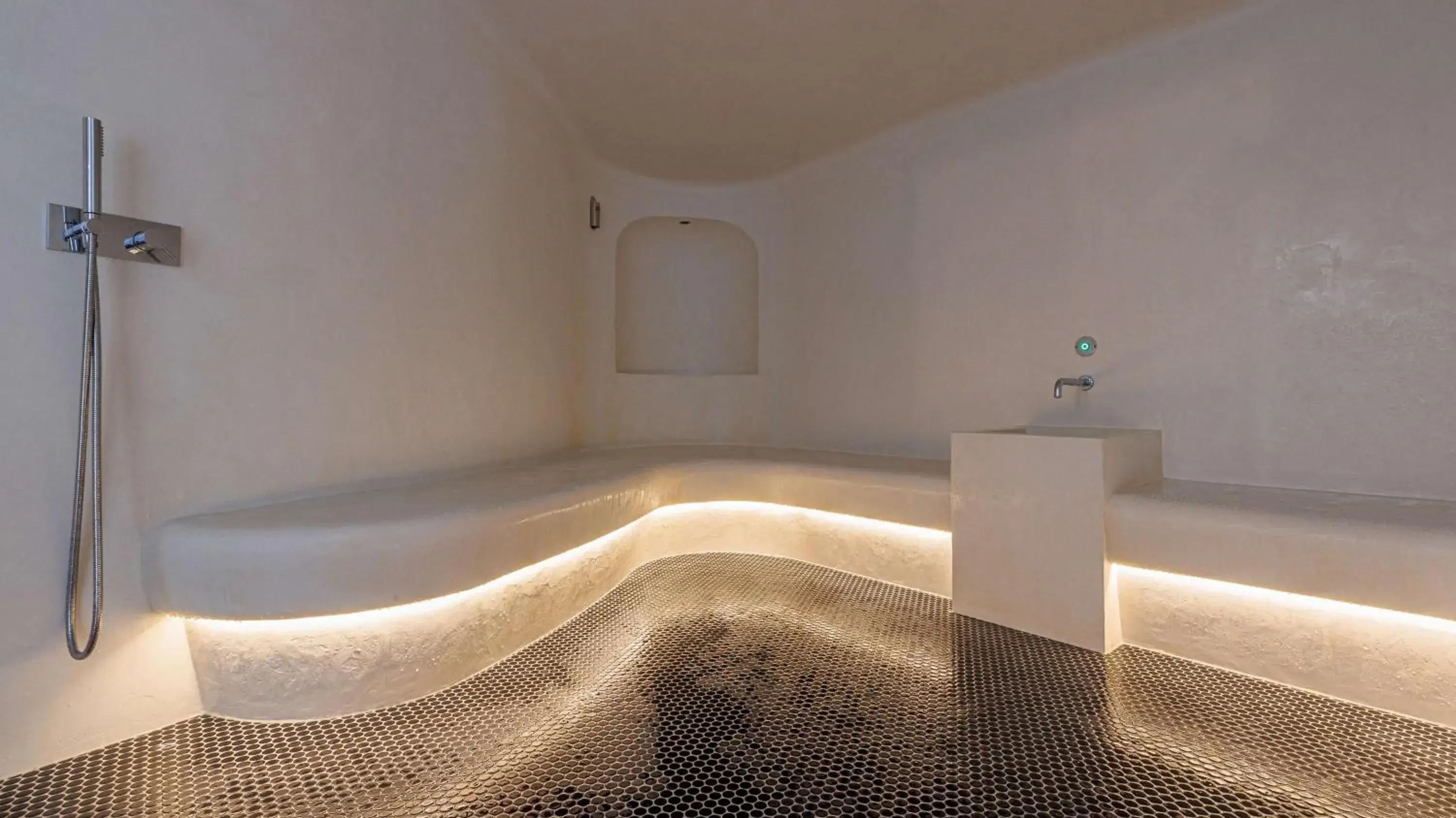 Spa and wellness centre/facilities, Bathroom in Domaine de Dolomieu Hotel & Spa - BW Premier Collection