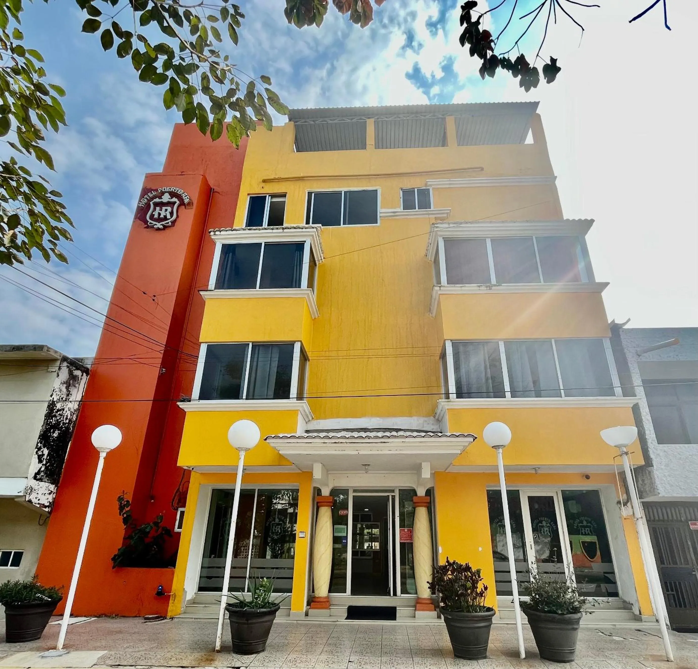 Facade/entrance in OYO Hotel Puerto Real Coatzacoalcos