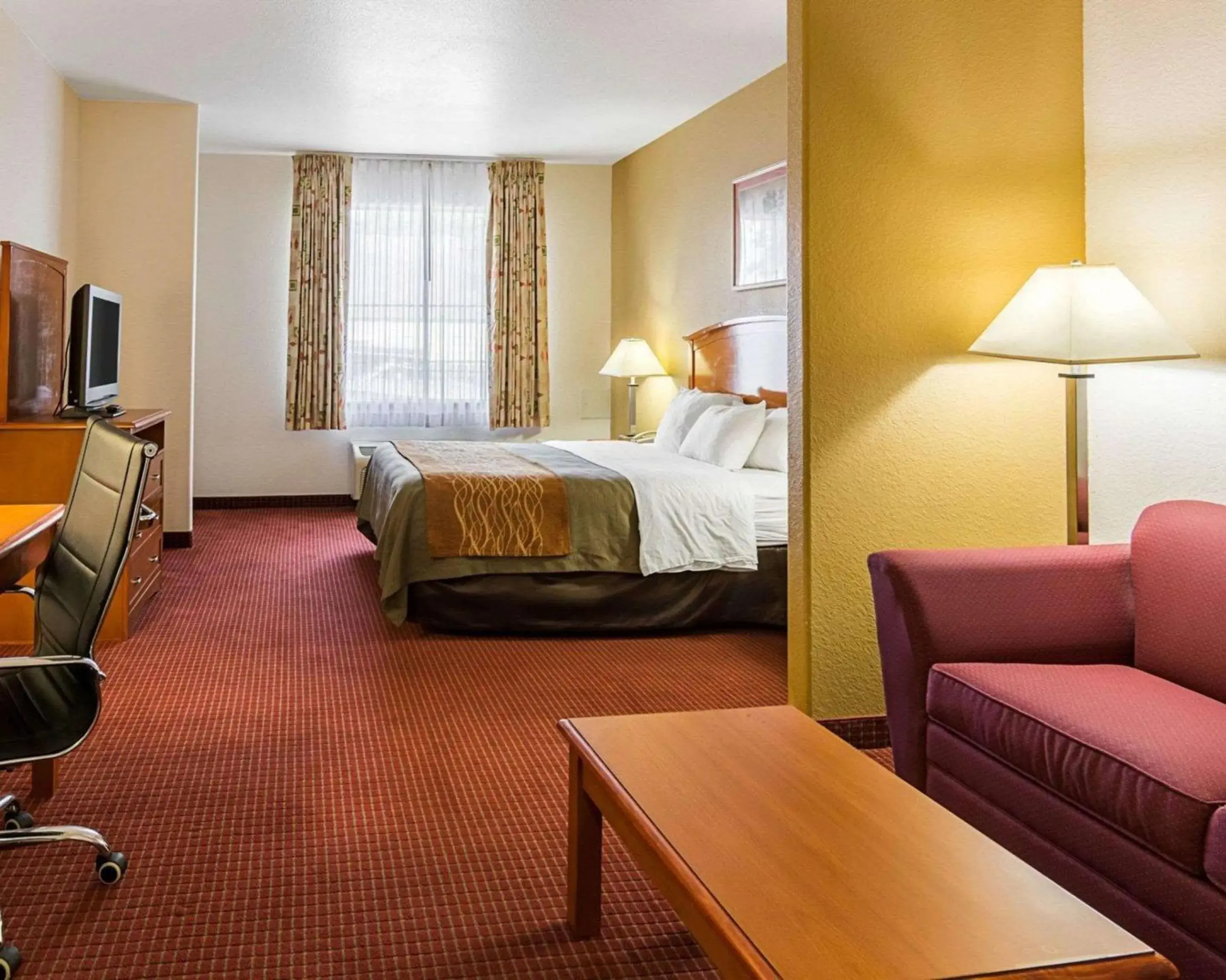 Photo of the whole room in Comfort Inn & Suites Chesapeake - Portsmouth