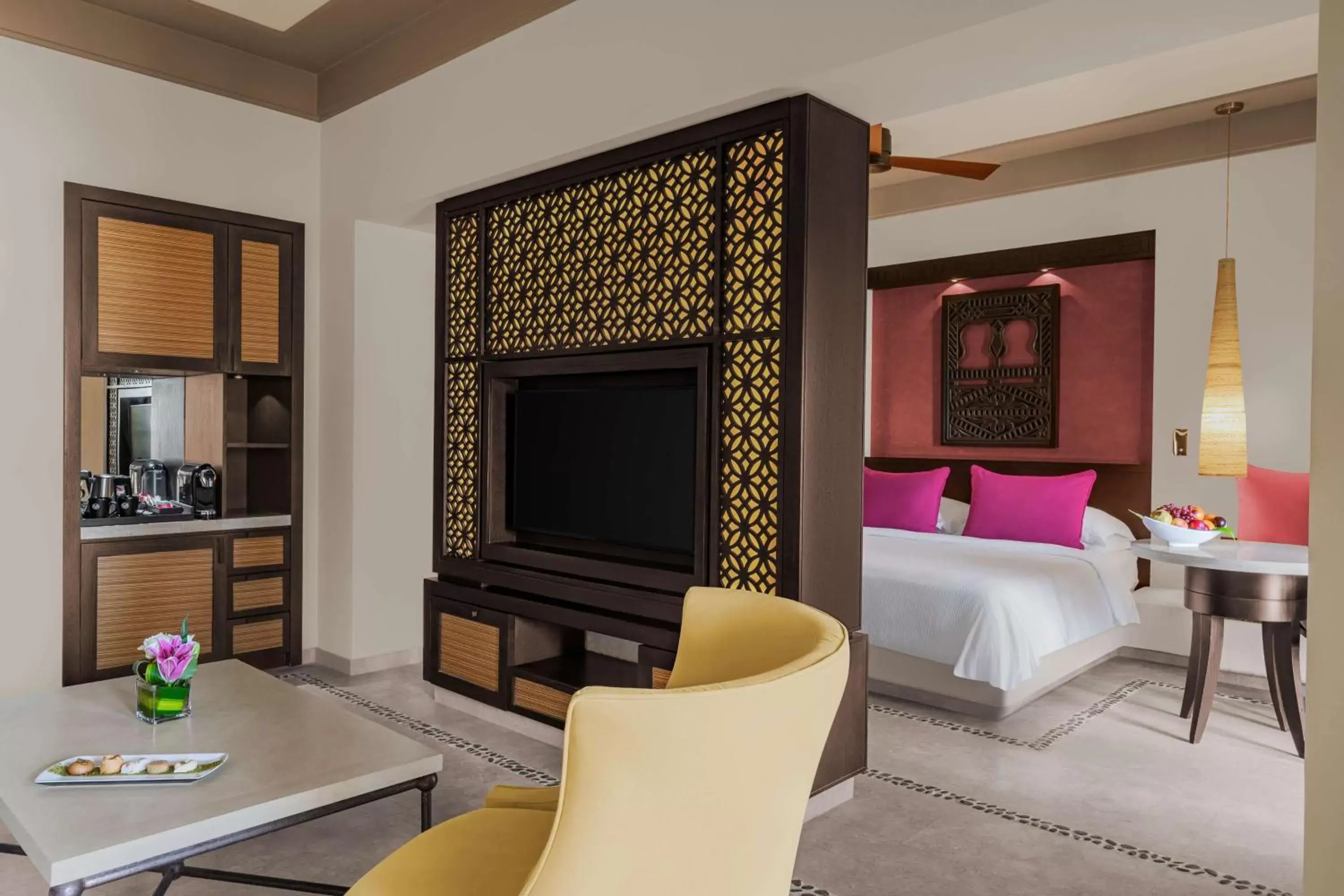 Bedroom, Seating Area in Salalah Rotana Resort