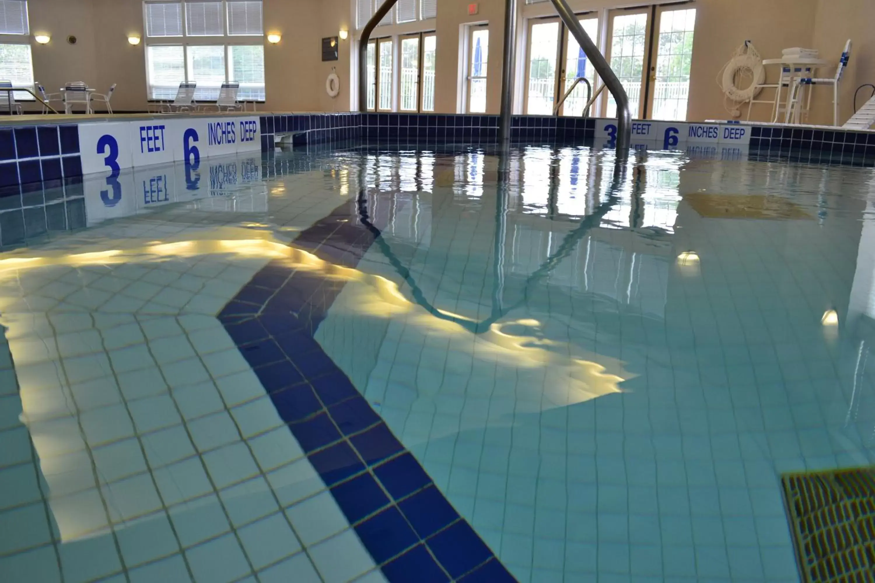 Swimming pool in Best Western University Inn Swimming pool in Best Western University Inn