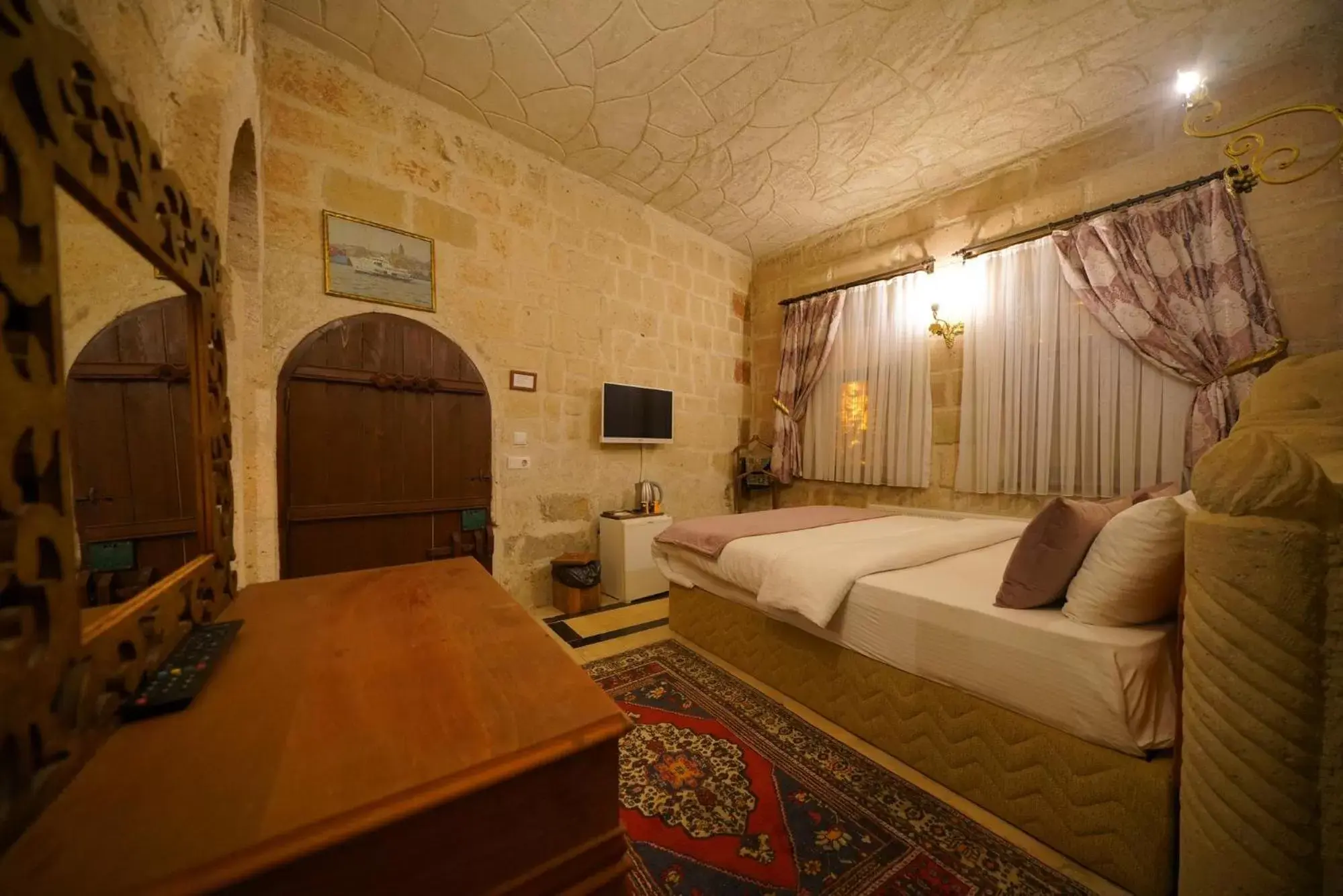 Bedroom, Seating Area in Cappadocia Nar Cave House & Hot Swimming Pool