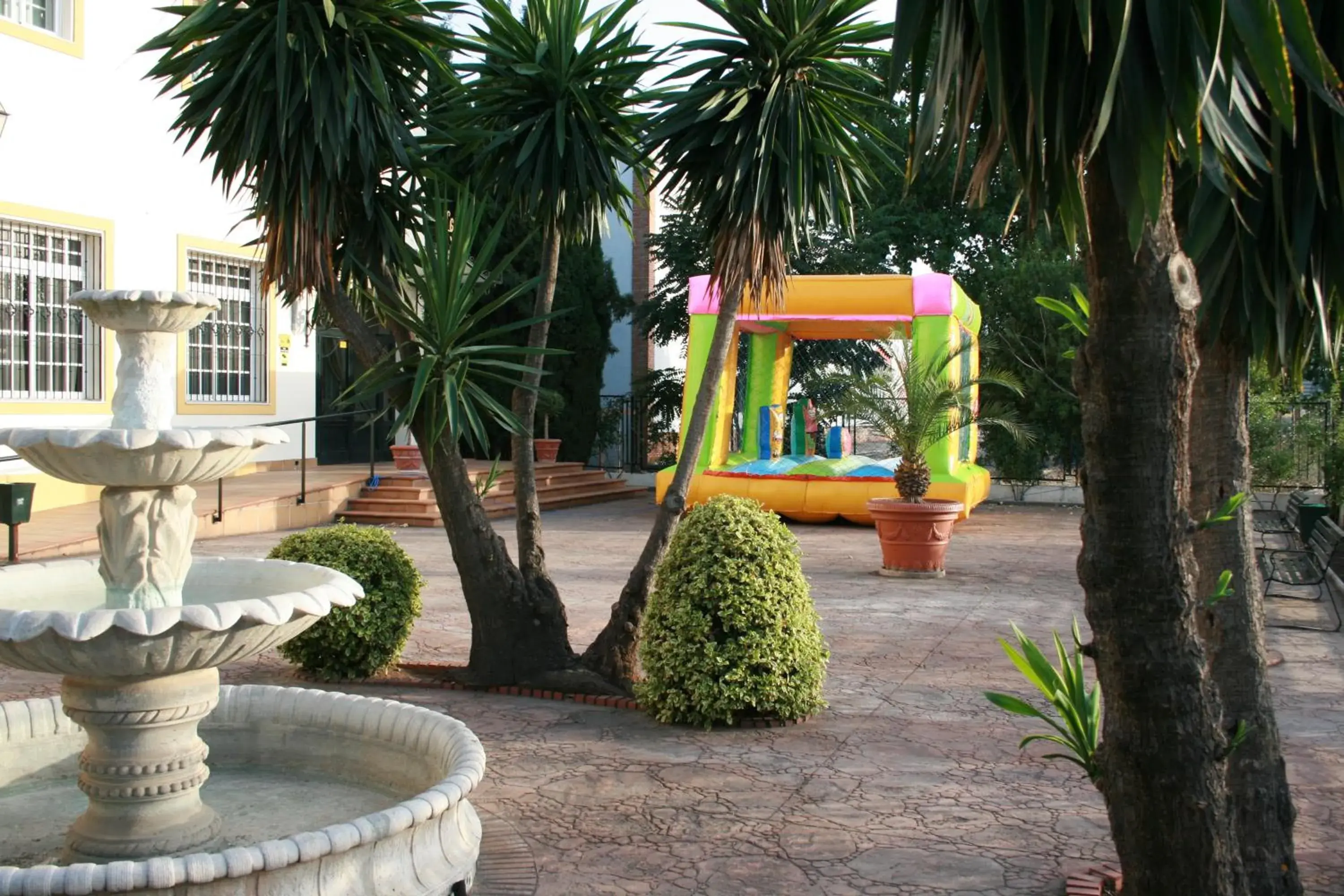 Facade/entrance in Hotel Lozano