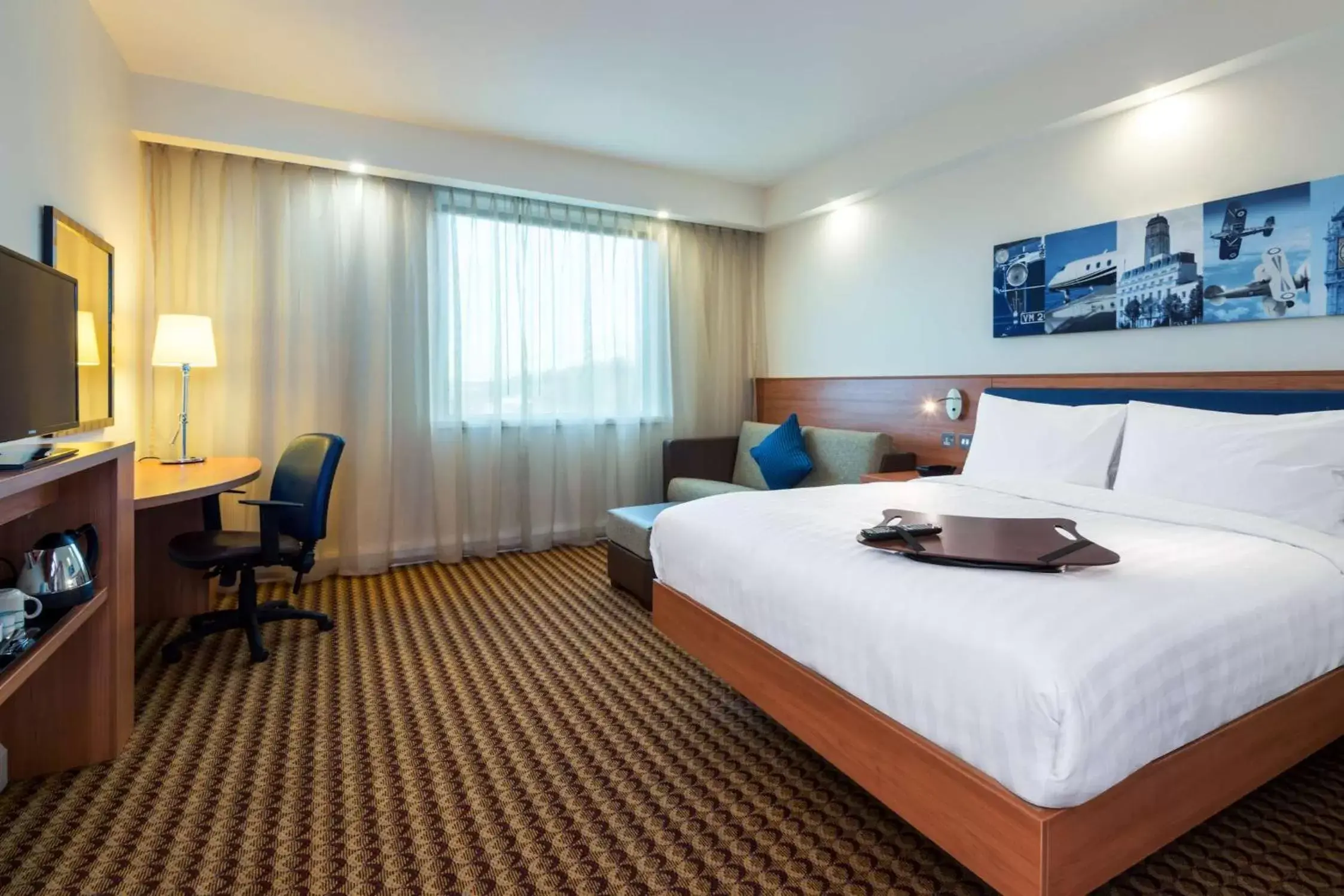 Bed in Hampton by Hilton Luton Airport