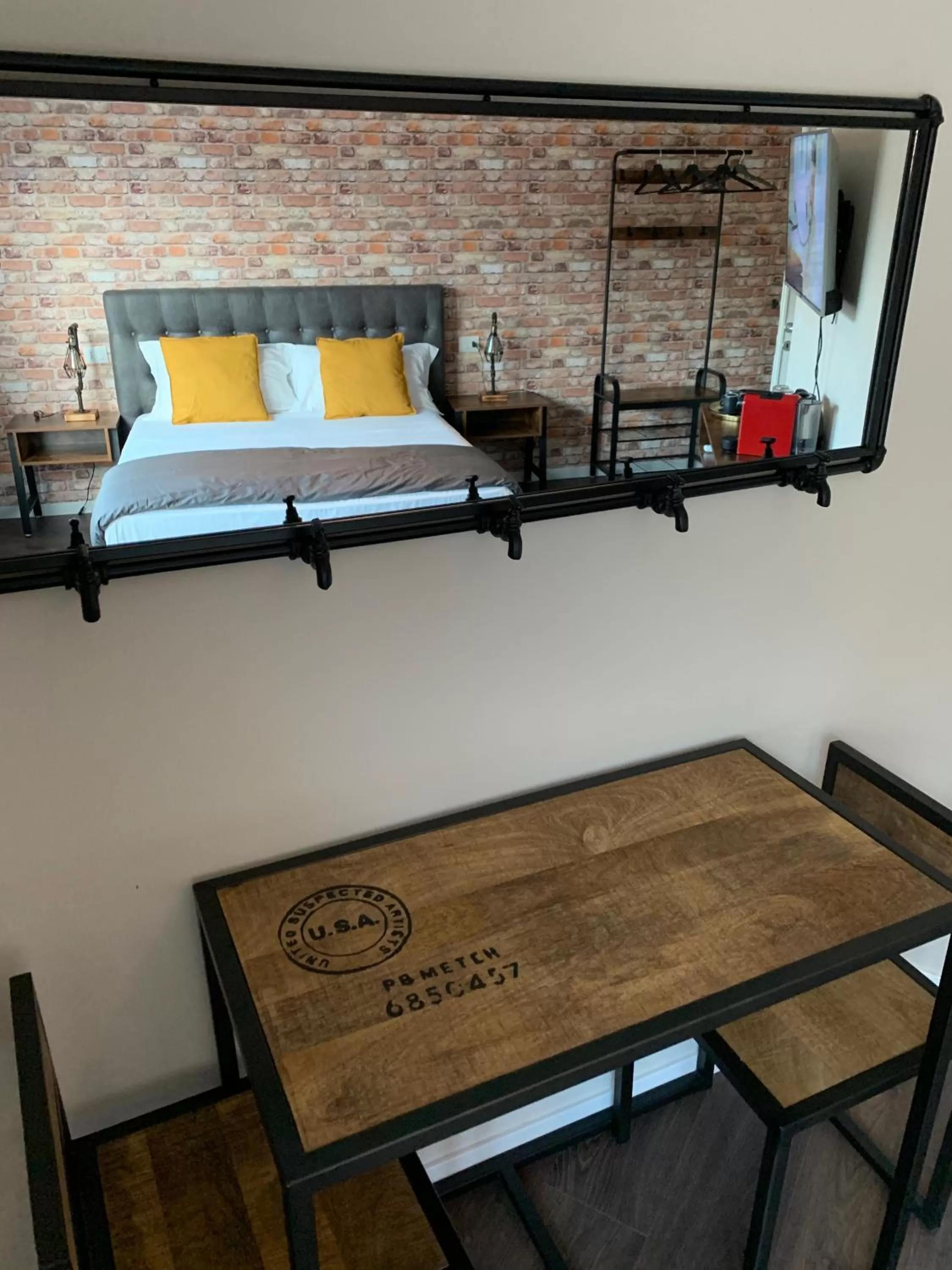 Photo of the whole room, Bed in SUITE LAME 37 Rental Rooms