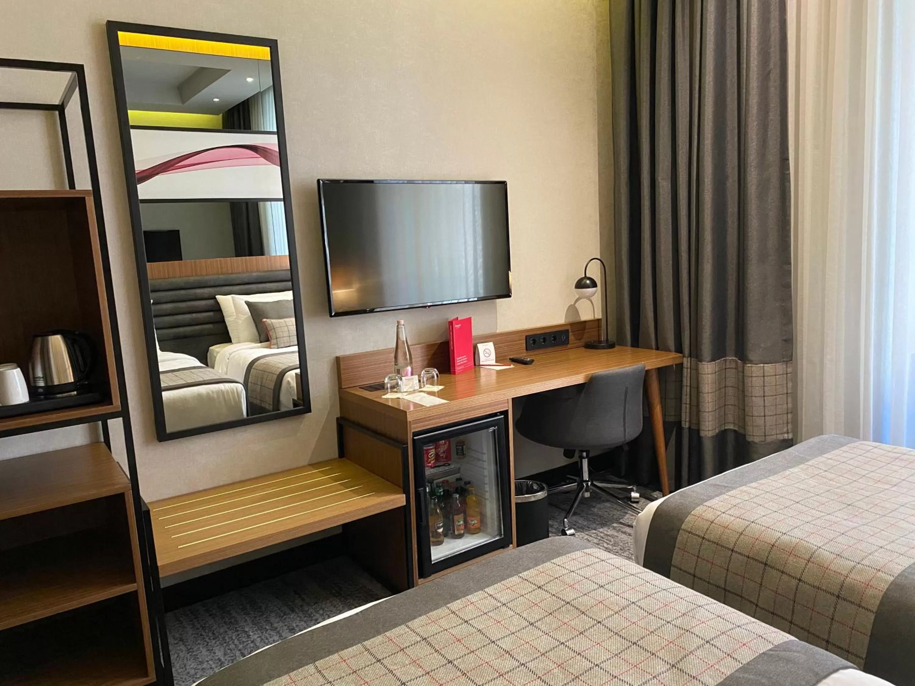 TV and multimedia, Bed in Ramada by Wyndham Budapest City Center