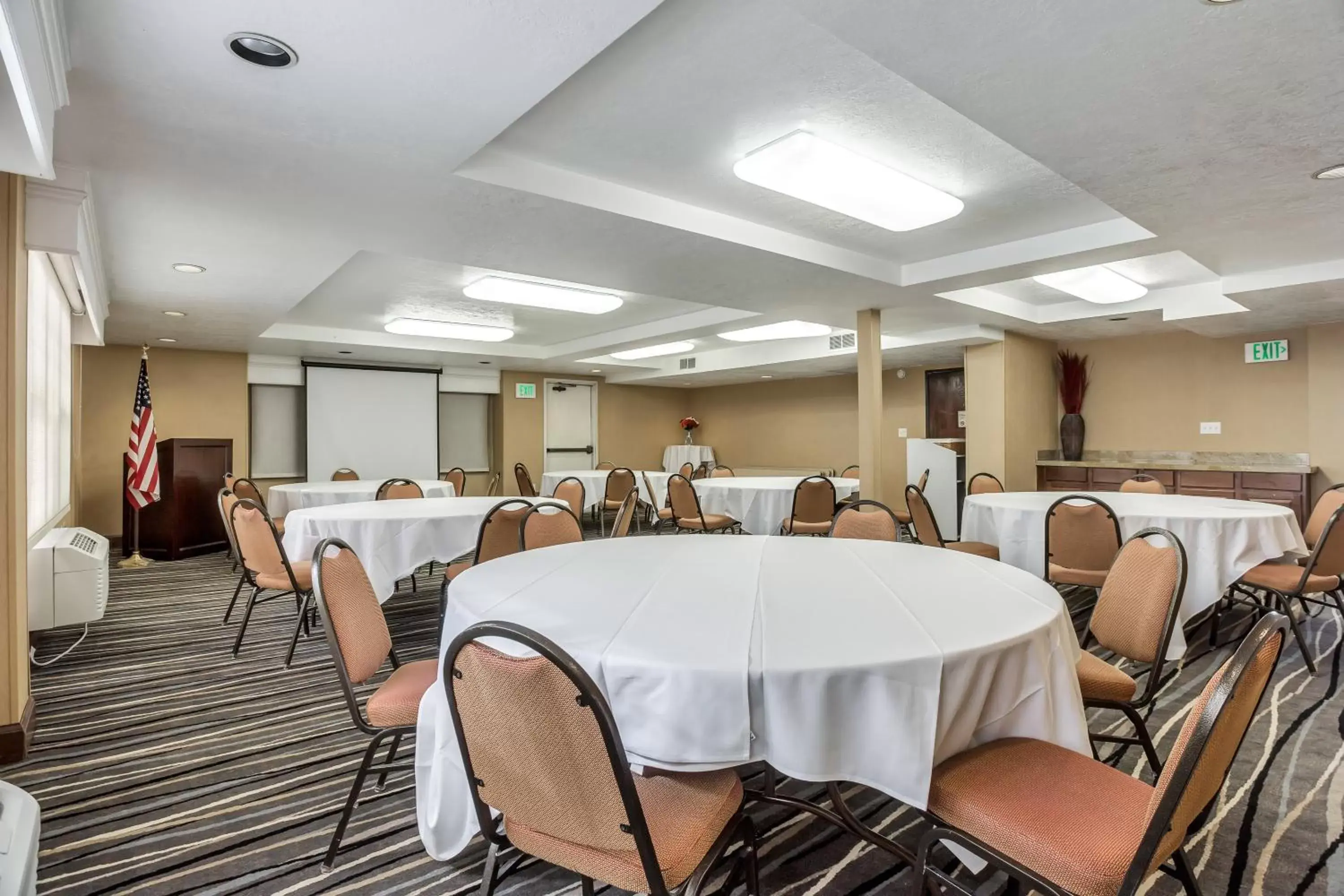 Business facilities in Radisson Salt Lake Airport