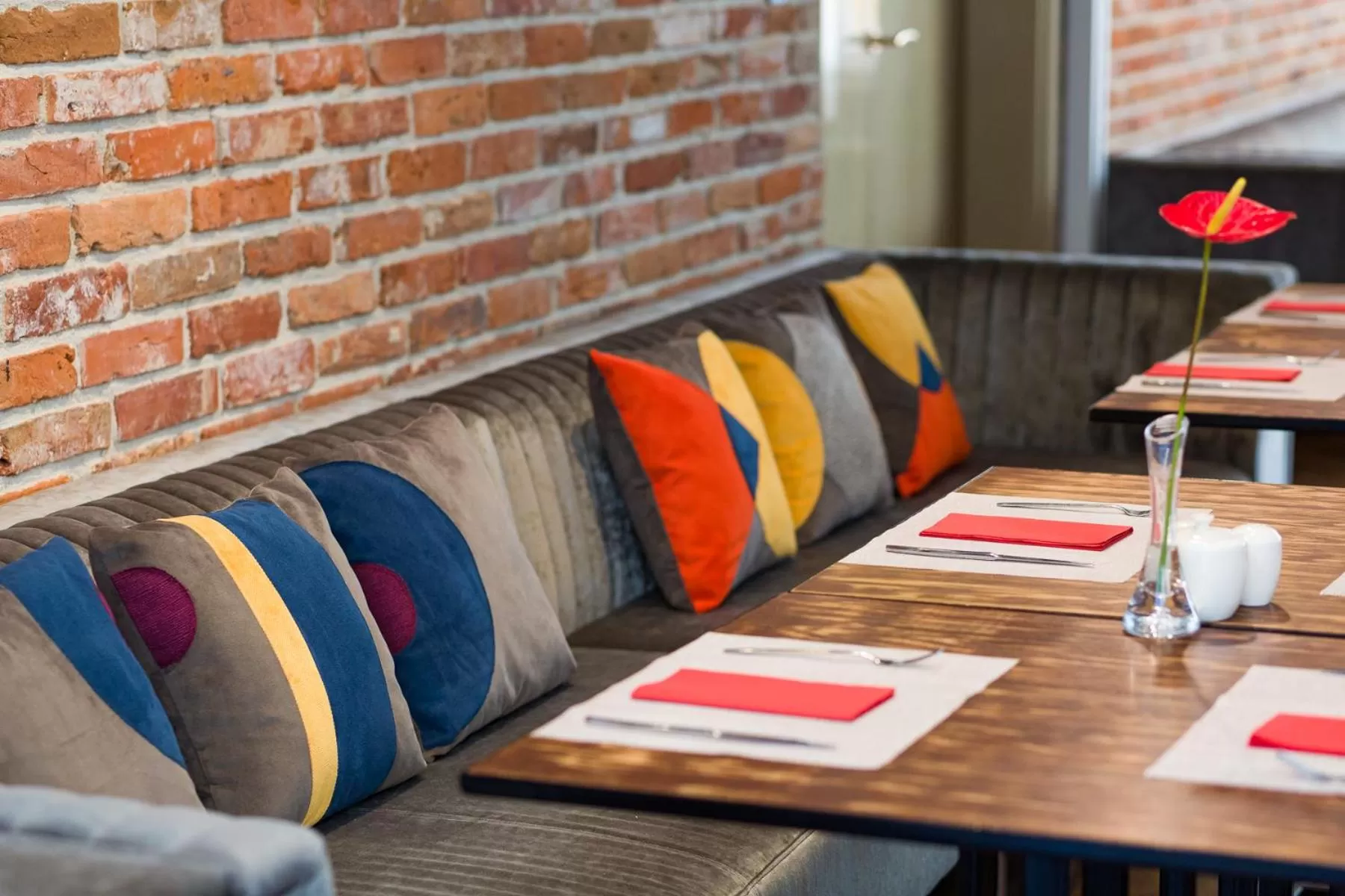 Restaurant/places to eat in INX Design Hotel