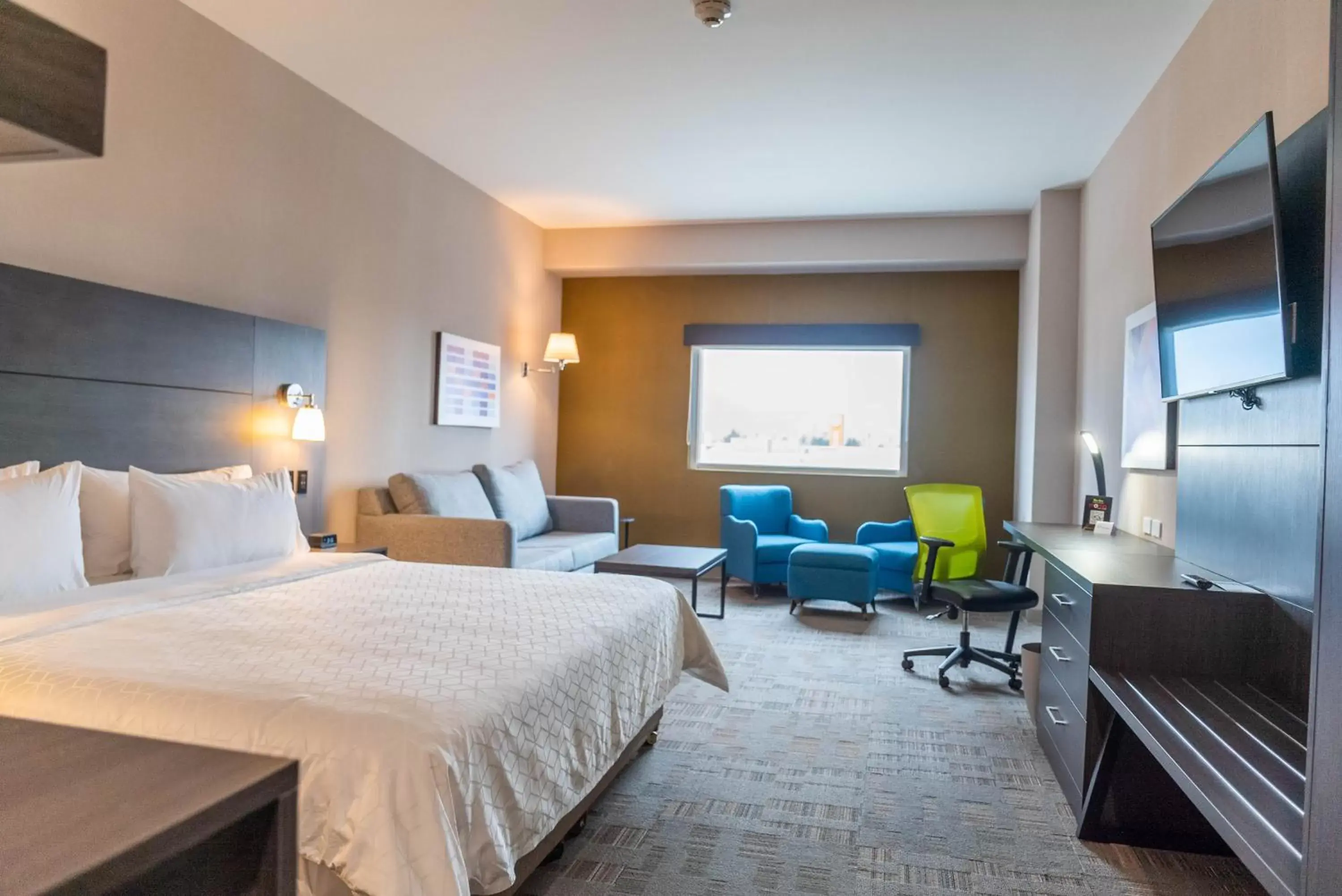 Bedroom, Bed in Holiday Inn Express & Suites - Tijuana Otay, an IHG Hotel