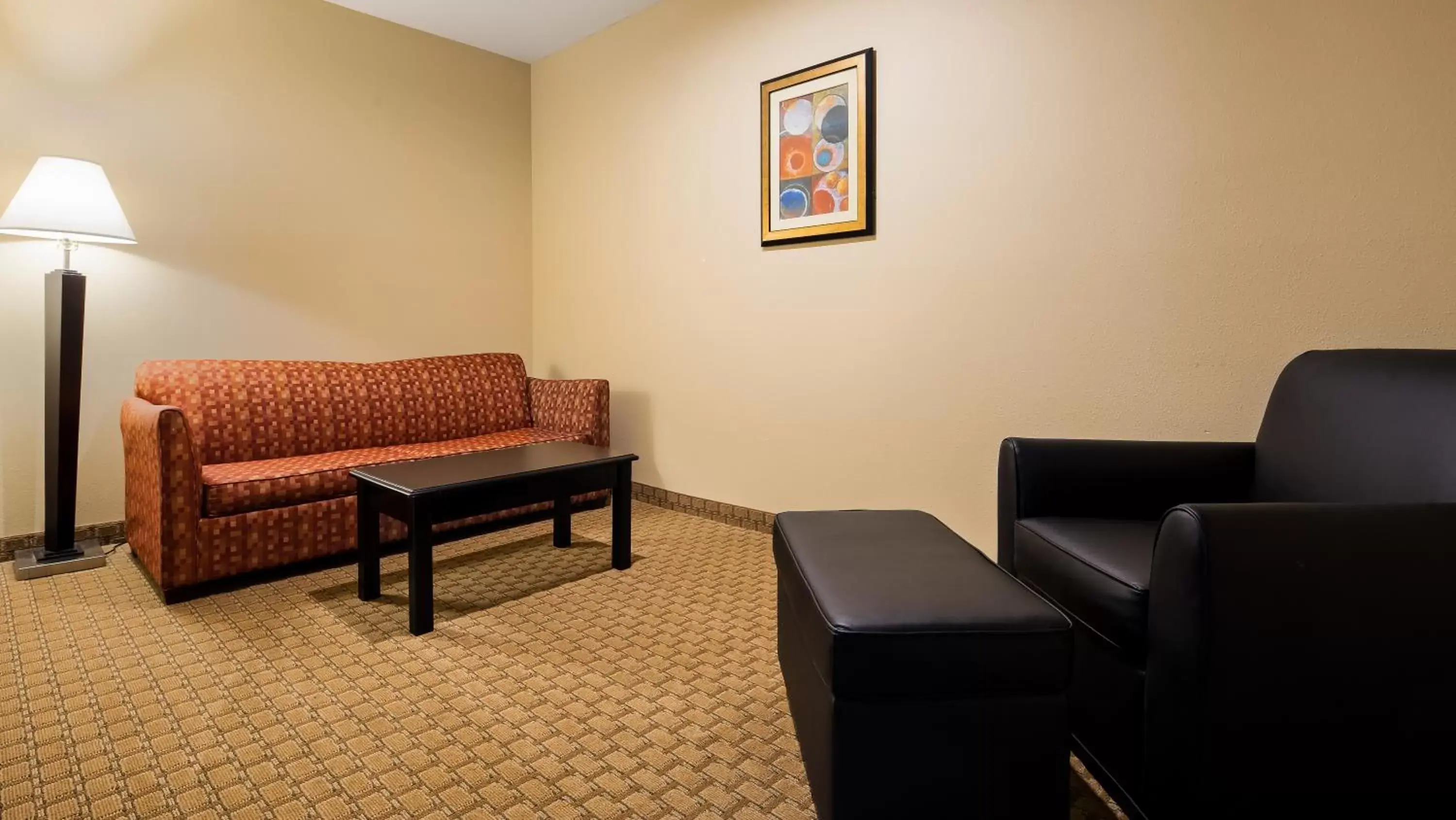 Seating Area in Best Western - Saluki Inn