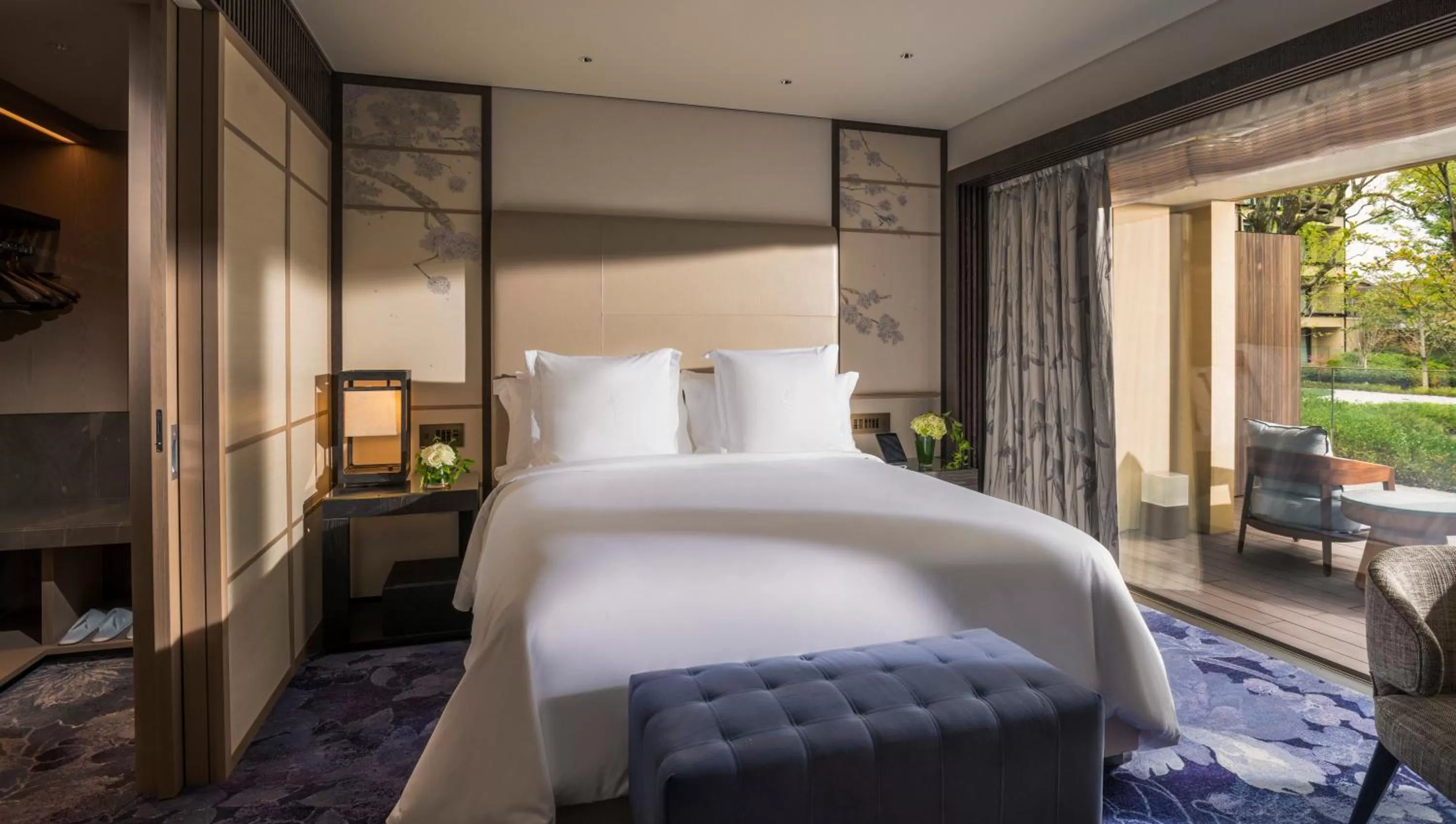 Bedroom, Bed in Four Seasons Hotel Kyoto