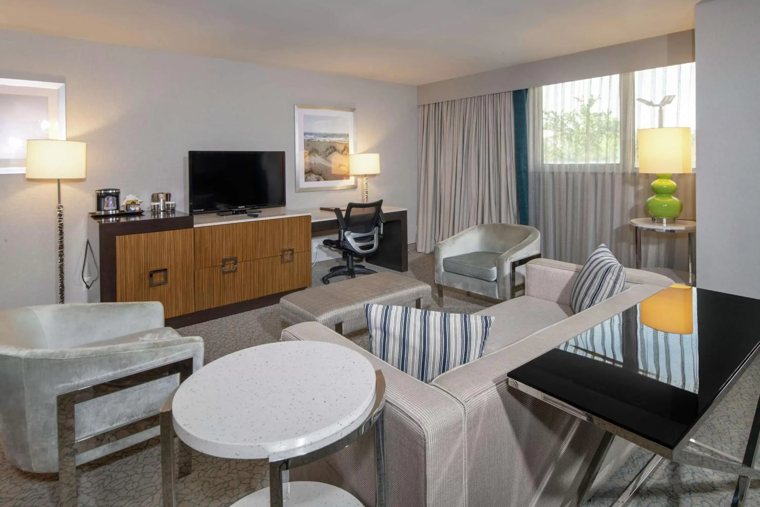 Bedroom, Seating Area in DoubleTree by Hilton Hotel Jacksonville Airport