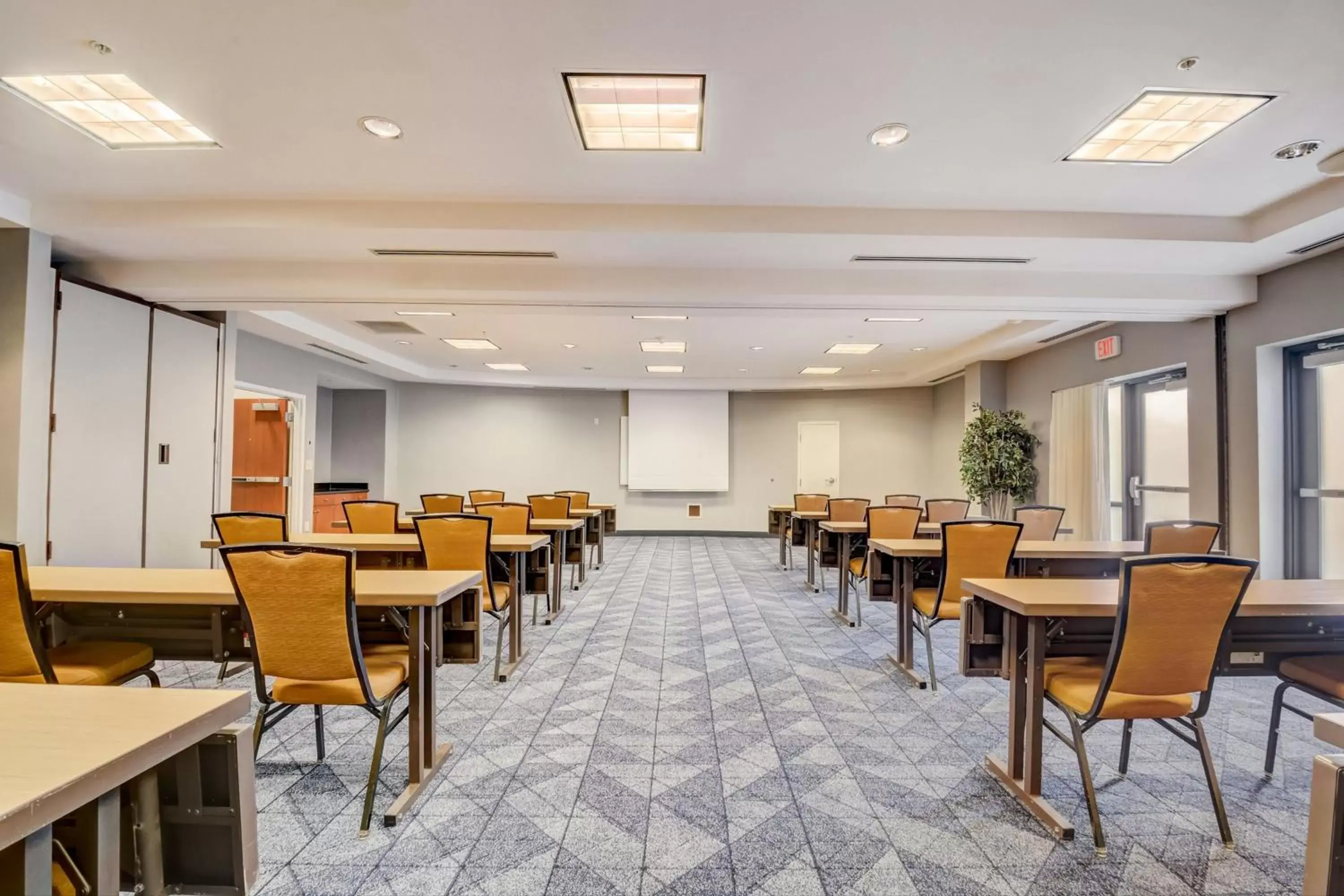 Meeting/conference room, Restaurant/Places to Eat in Courtyard Cincinnati North at Union Centre