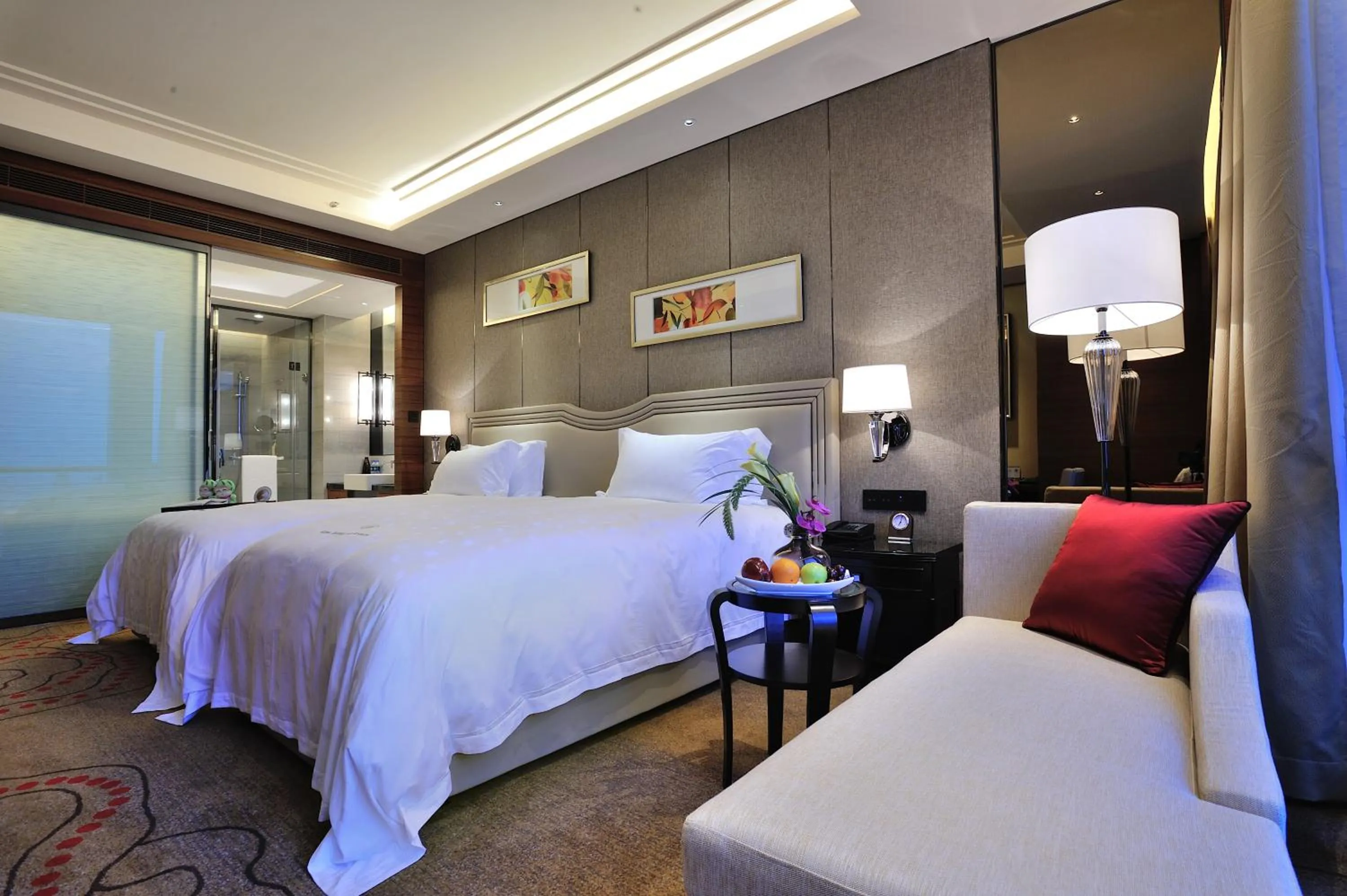 Photo of the whole room, Bed in Dongguan Kande International Hotel