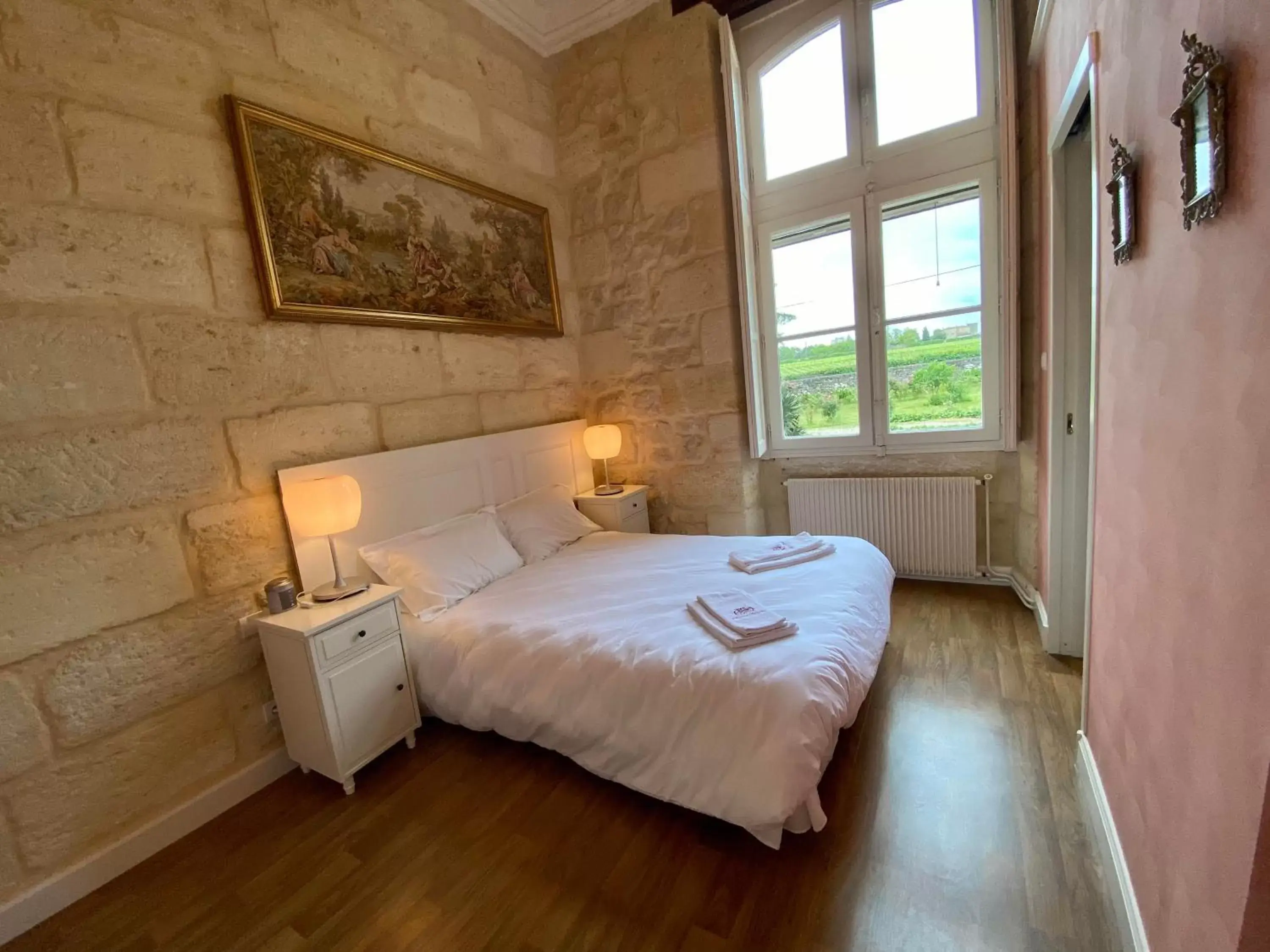 Bedroom, Bed in Château Borgeat de Lagrange - privatisation