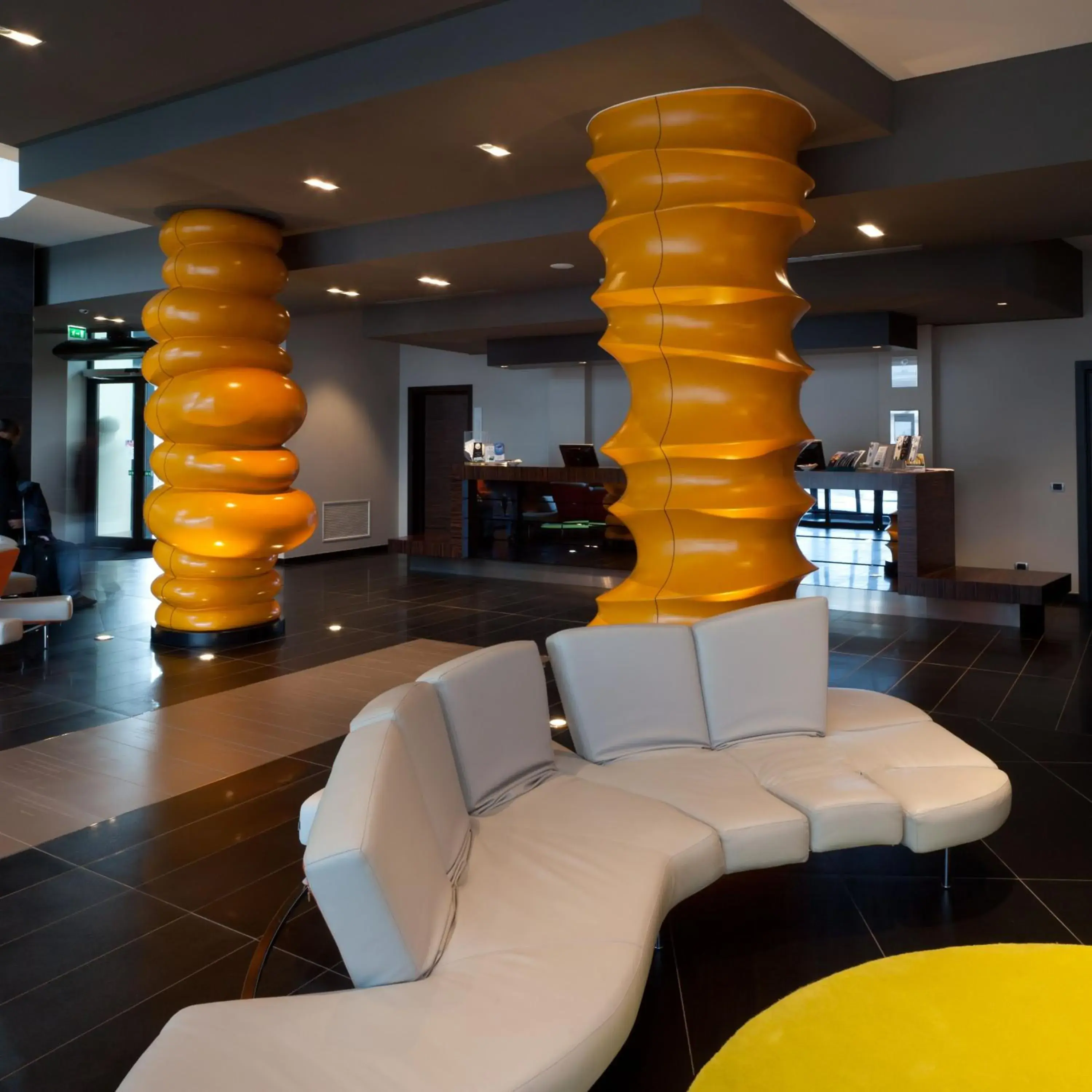 Lobby or reception in RMH MODENA DES ARTS Lobby or reception in RMH MODENA DES ARTS