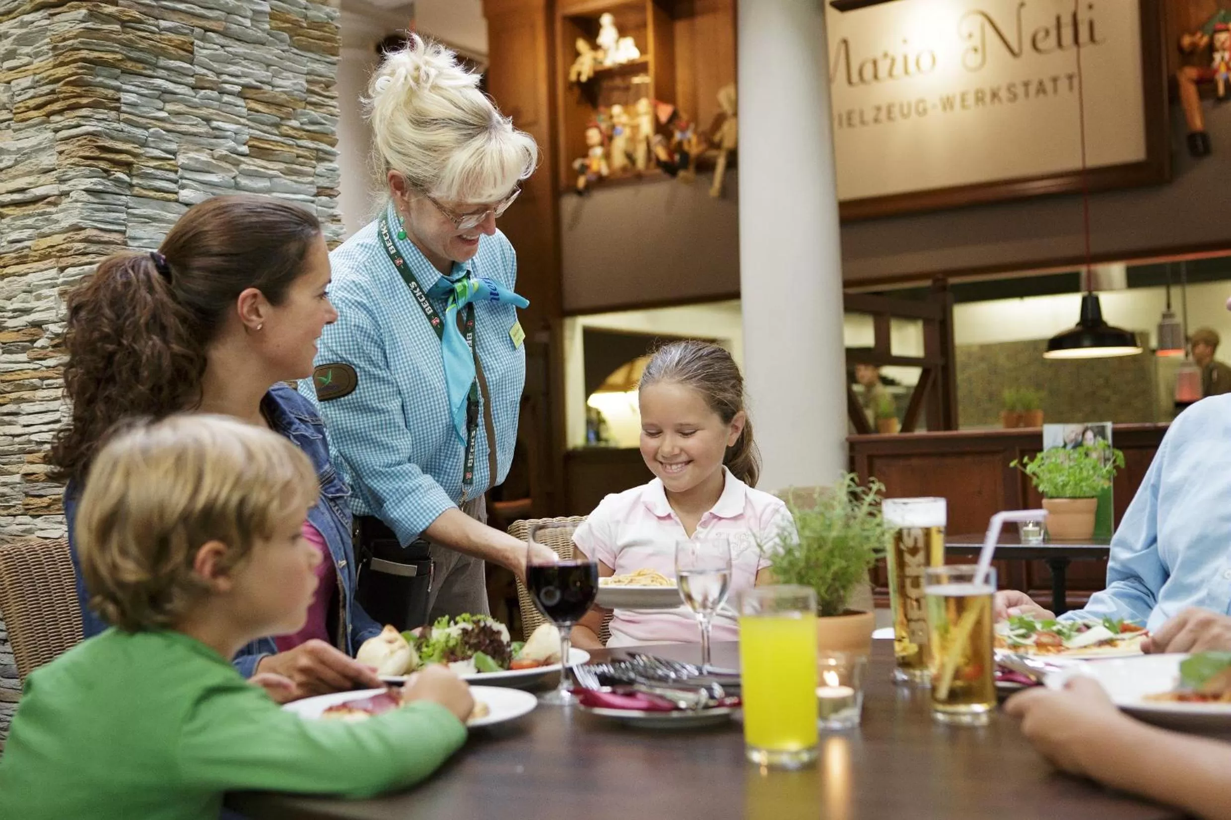 Restaurant/places to eat in Hotel Bispinger Heide by Center Parcs