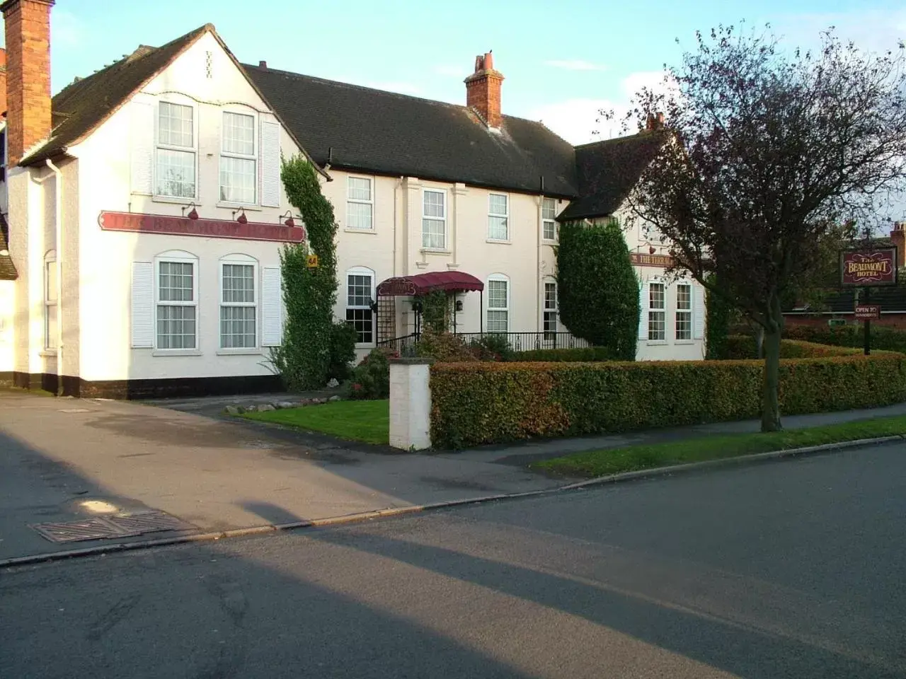 Facade/entrance, Property Building in The Beaumont