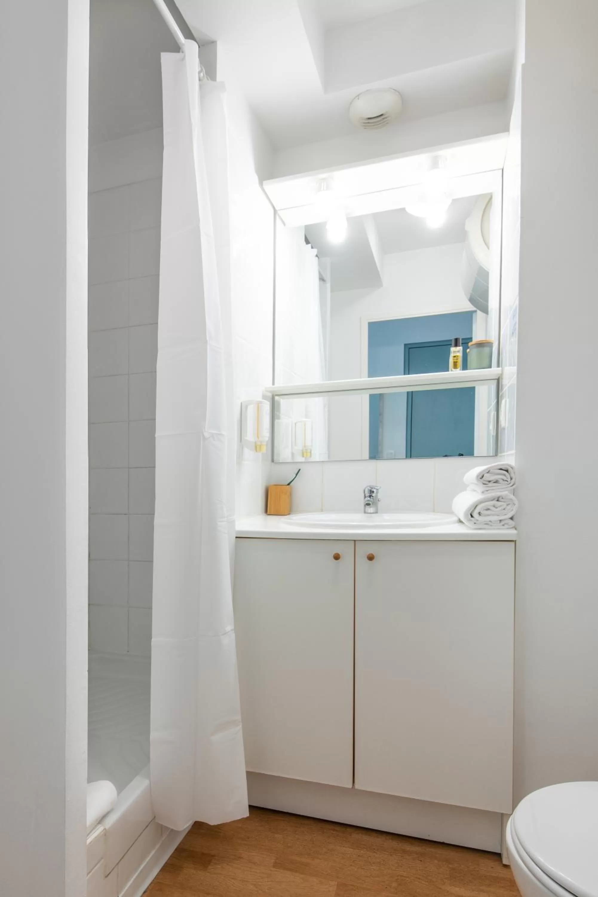 Standard Twin Studio (2 Adults) in Comfort Aparthotel Aix Le Tholonet