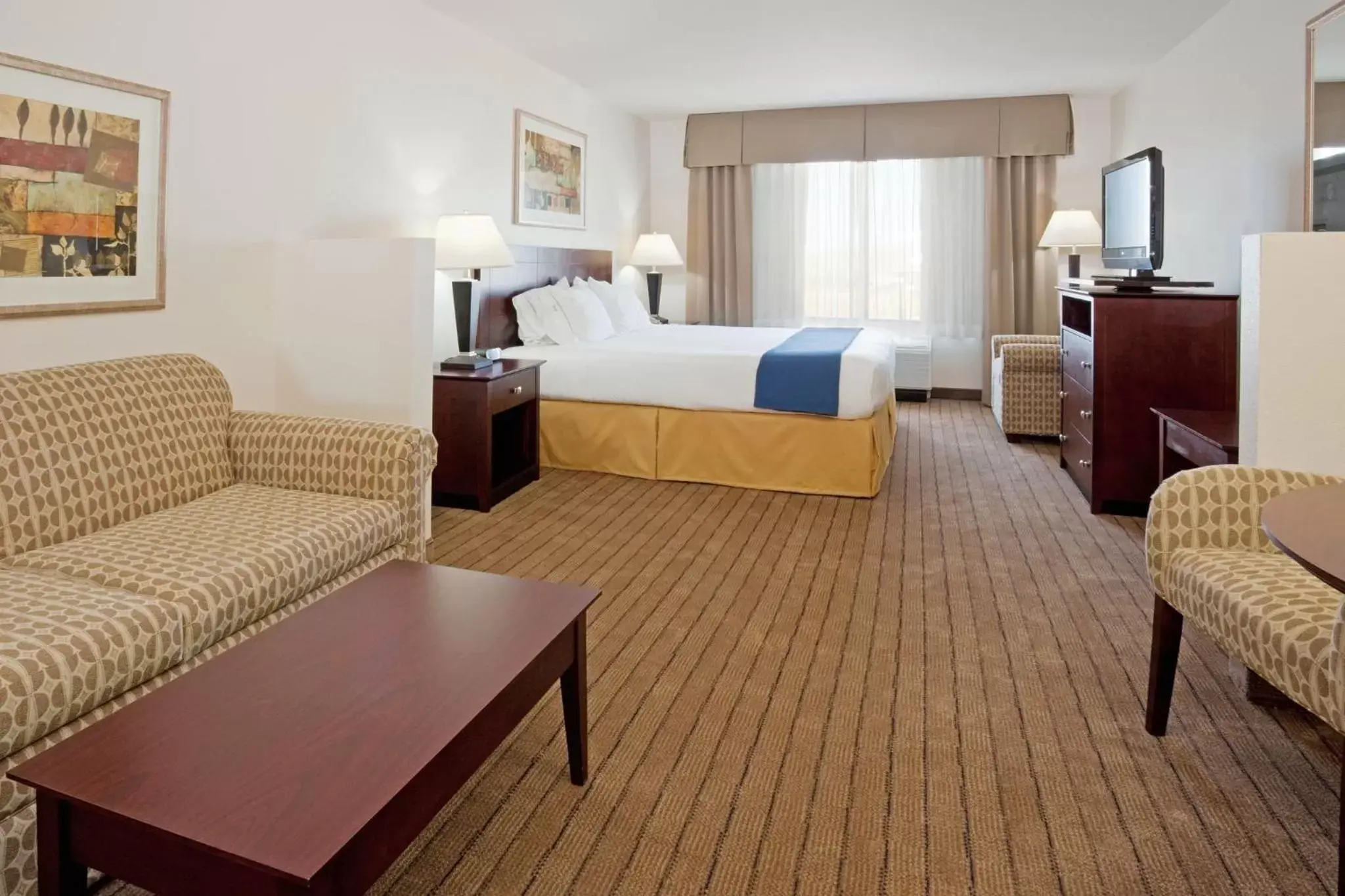 Photo of the whole room in Holiday Inn Express & Suites Buffalo, an IHG Hotel