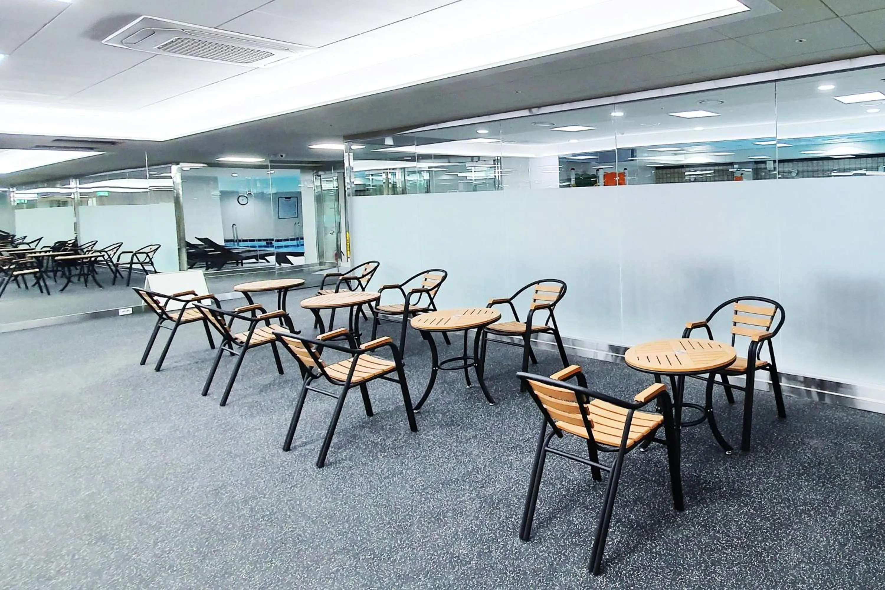 Swimming pool in Commodore Hotel Busan