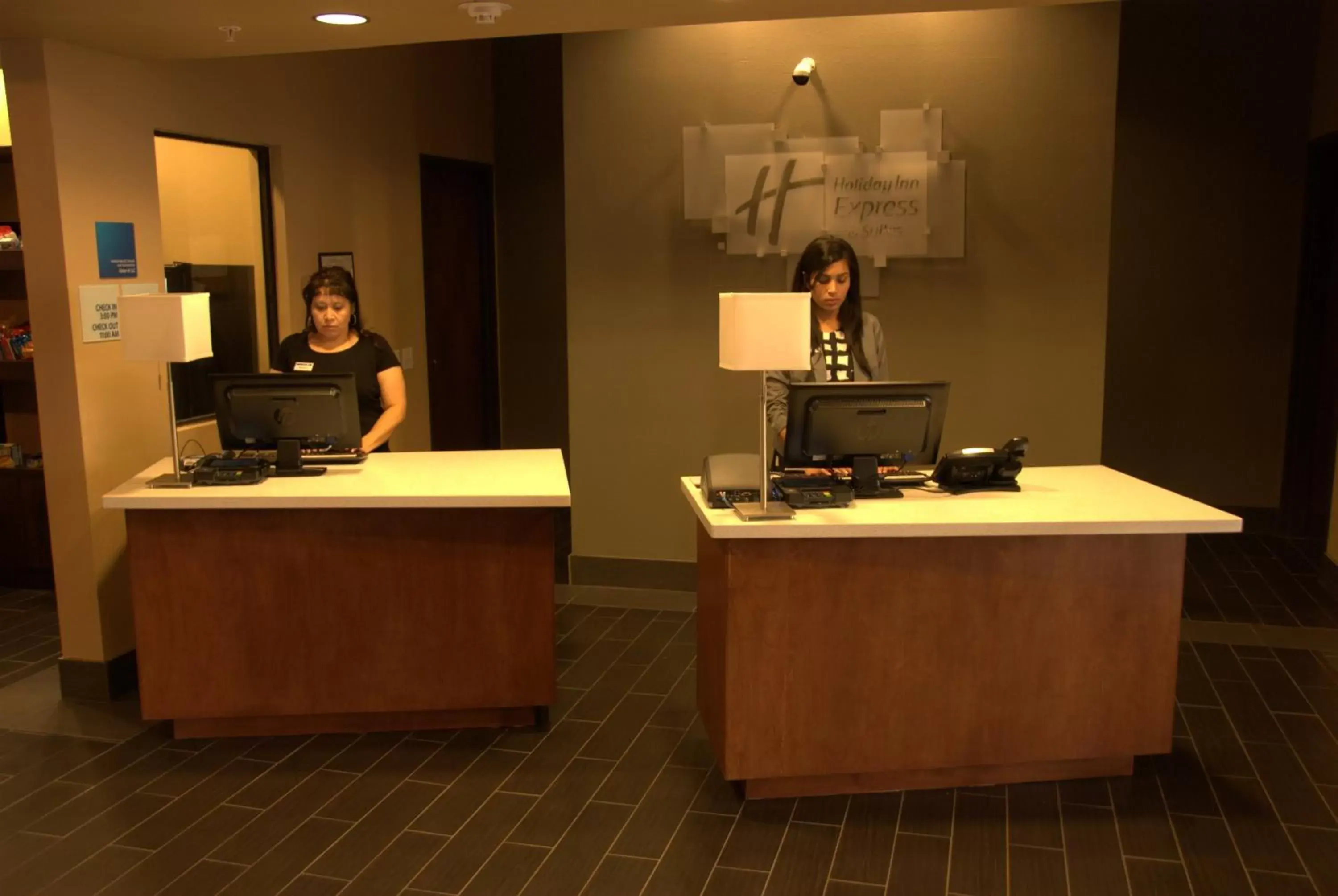 Property building, Lobby/Reception in Holiday Inn Express & Suites Globe, an IHG Hotel