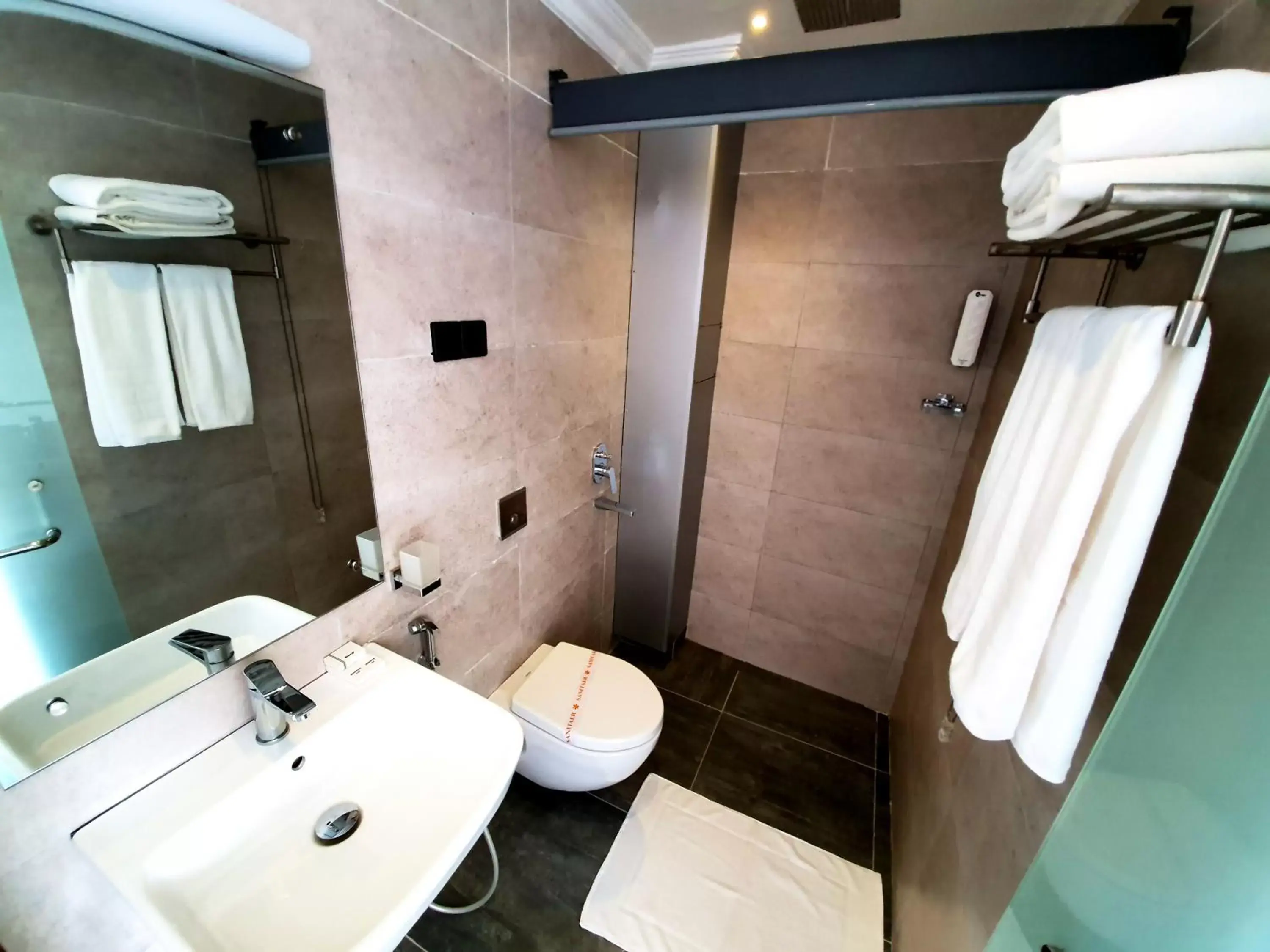 Double Room with Balcony with 20% off from F&B in Bed Station 210 Double Room with Balcony with 20% off from F&B in Bed Station 210