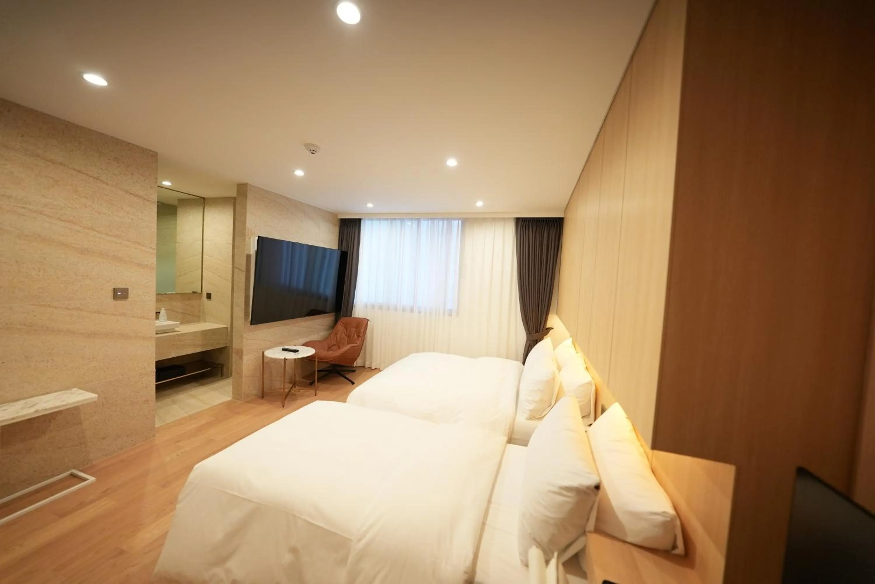 Photo of the whole room, Bed in Amare Hotel Jongno